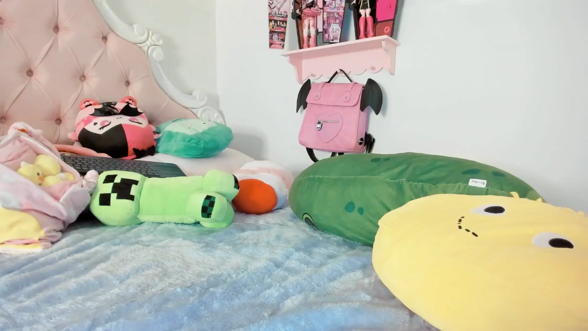 Gallery image thumbnail from Cherrycute666's myfreecams stream on, 01/24/2026, 02:49 image 16 of 20
