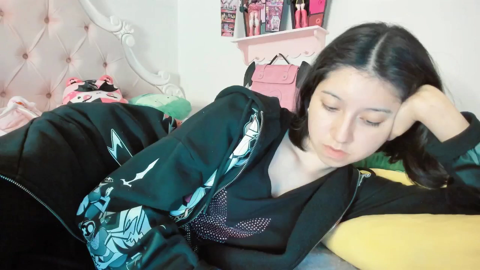 Gallery image thumbnail from Cherrycute666's myfreecams stream on, 01/24/2026, 02:49 image 17 of 20