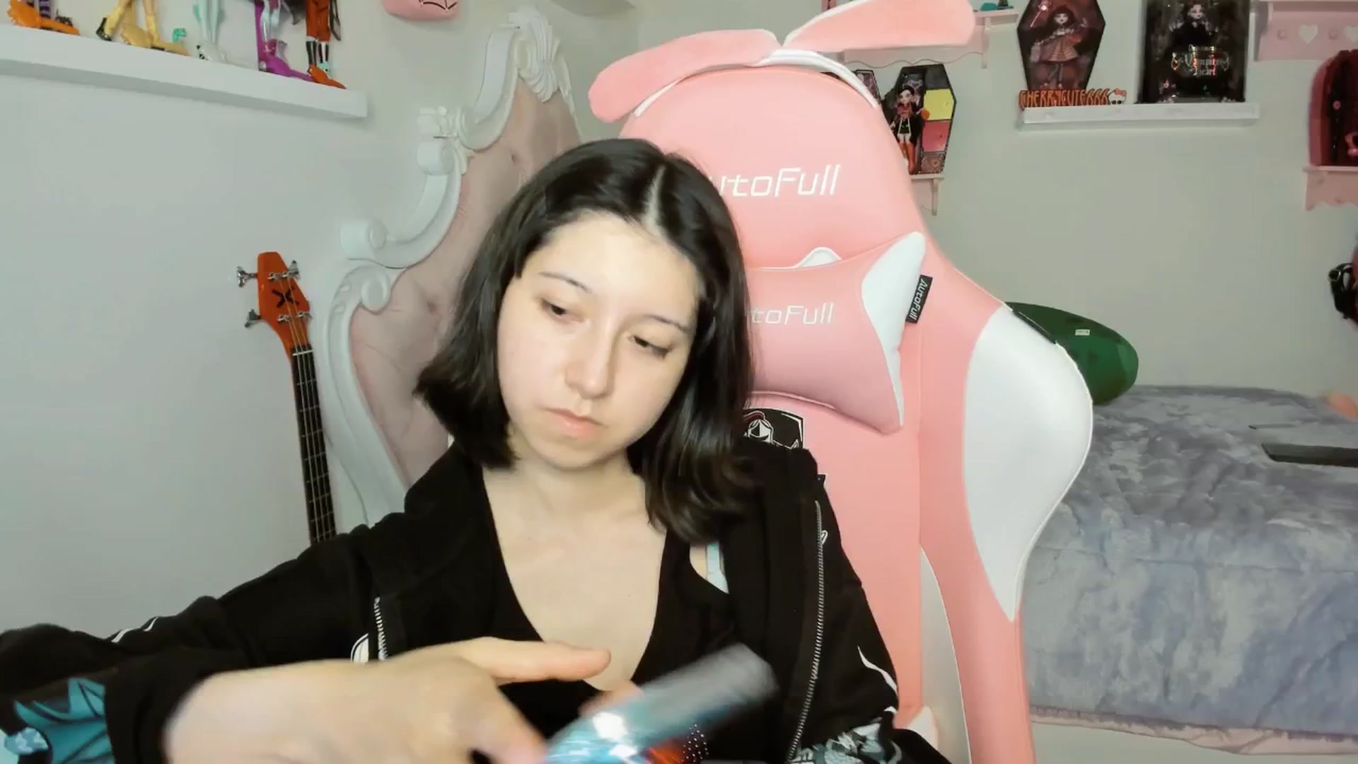 Gallery image thumbnail from Cherrycute666's myfreecams stream on, 01/24/2026, 02:49 image 8 of 20