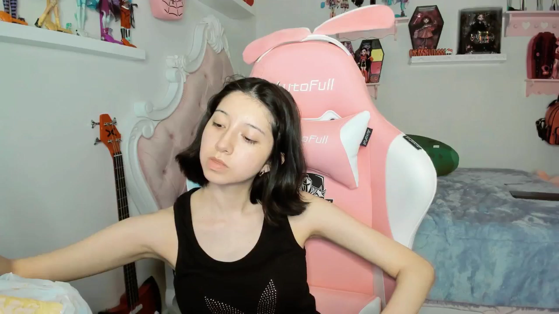 Gallery image thumbnail from Cherrycute666's myfreecams stream on, 01/24/2026, 02:49 image 2 of 20