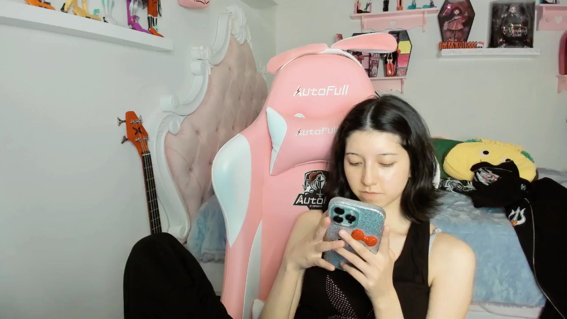 Gallery image thumbnail from Cherrycute666's myfreecams stream on, 01/24/2026, 07:11 image 11 of 20