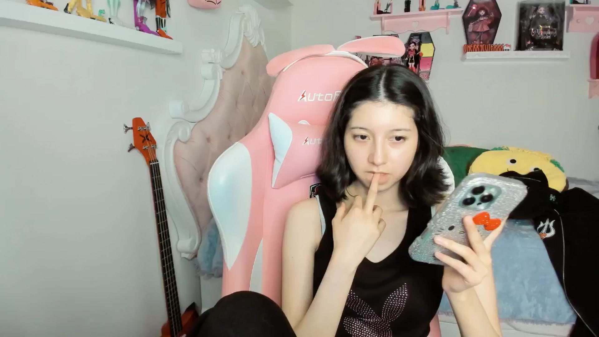 Gallery image thumbnail from Cherrycute666's myfreecams stream on, 01/24/2026, 07:11 image 10 of 20