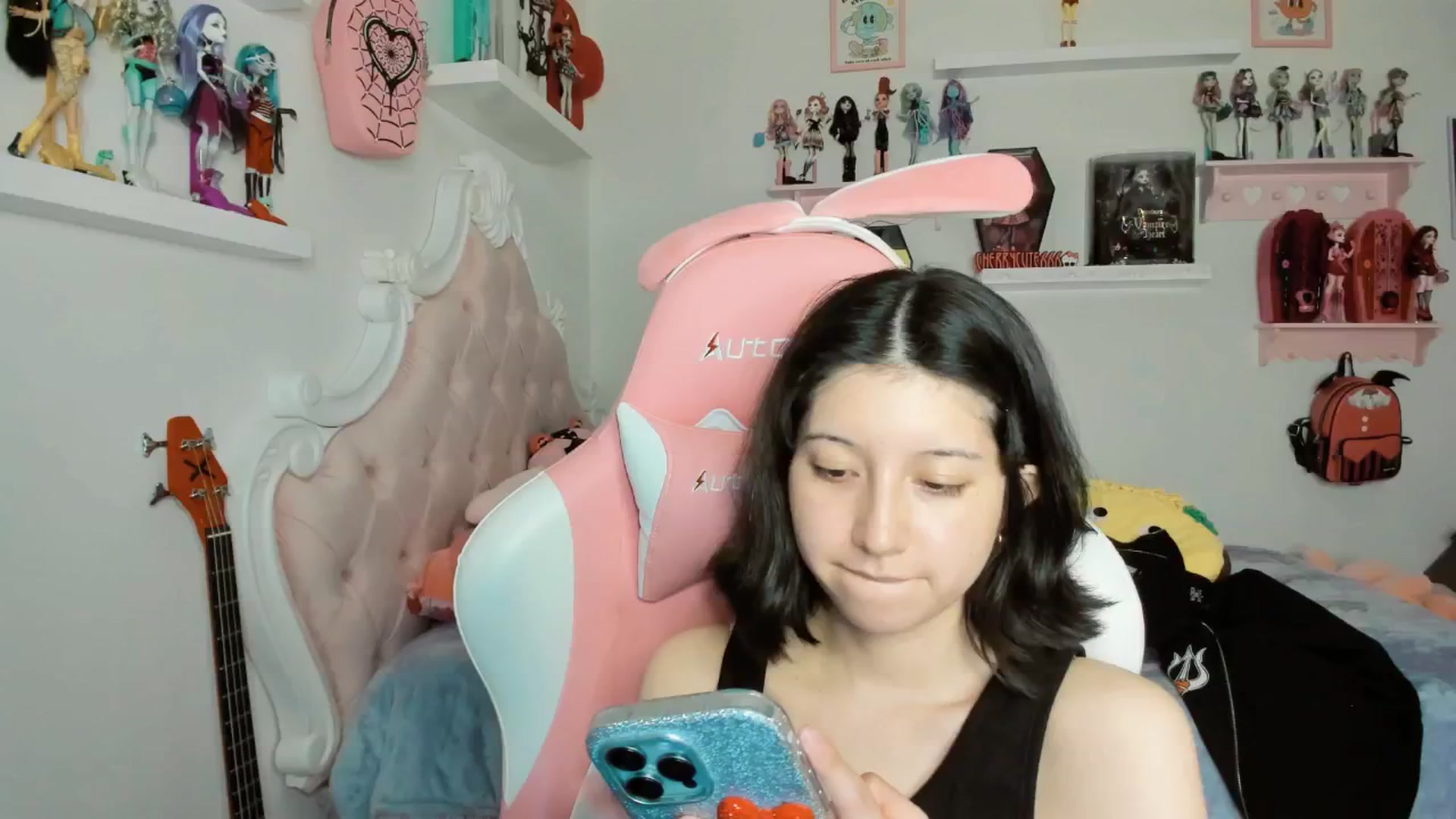 Gallery image thumbnail from Cherrycute666's myfreecams stream on, 01/24/2026, 07:11 image 5 of 20