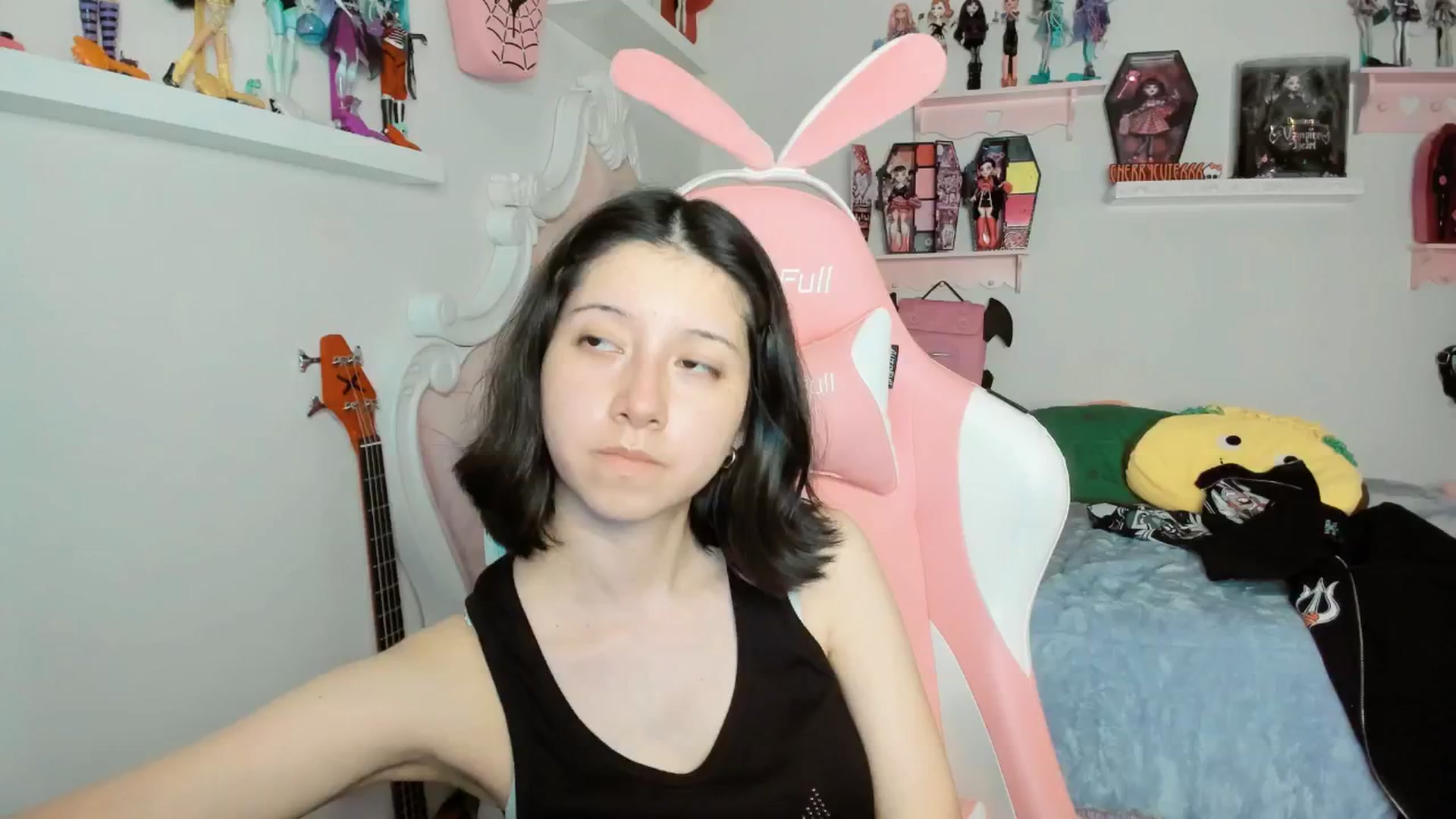 Gallery image thumbnail from Cherrycute666's myfreecams stream on, 01/24/2026, 07:11 image 13 of 20
