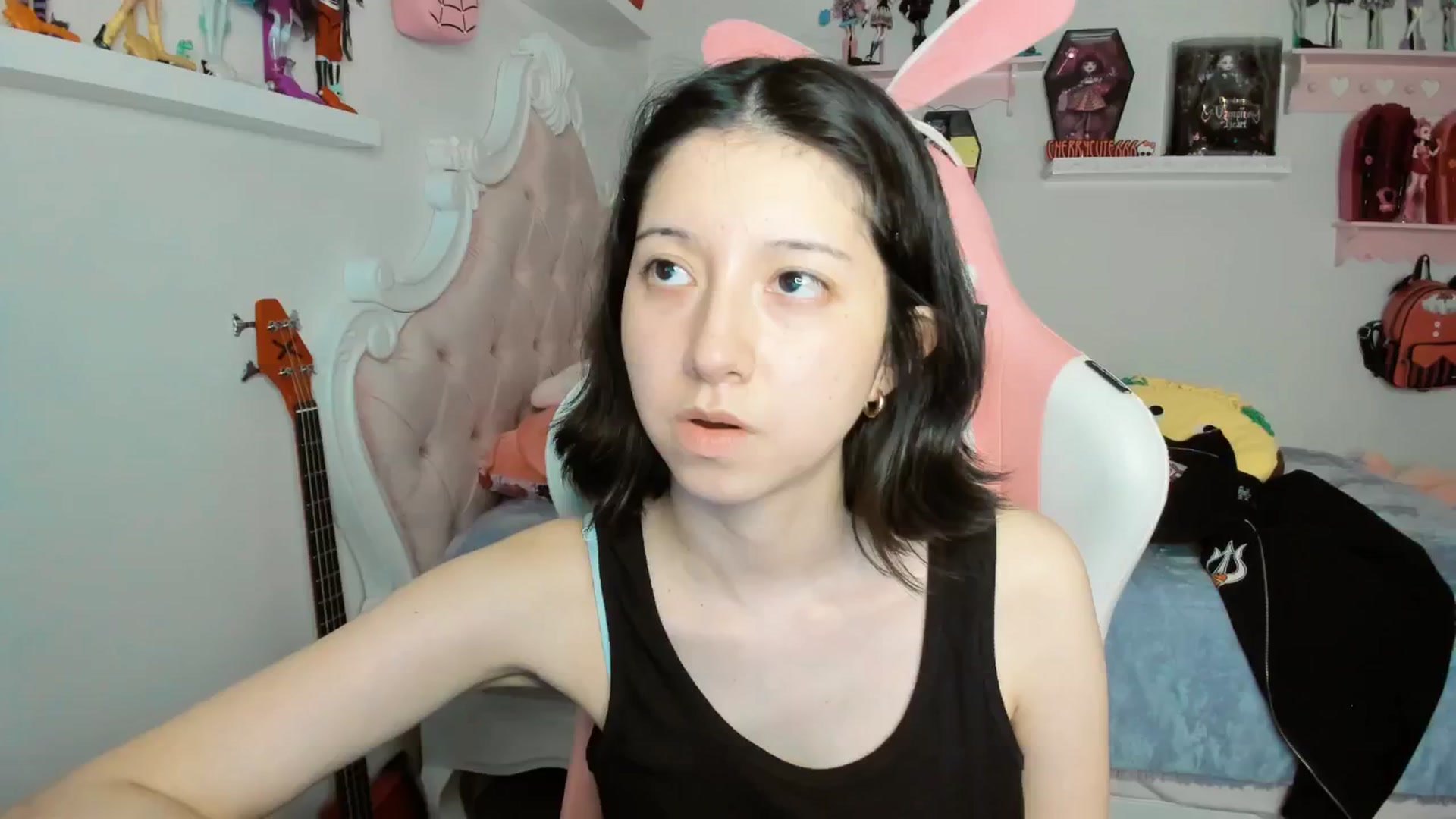 Gallery image thumbnail from Cherrycute666's myfreecams stream on, 01/24/2026, 07:11 image 17 of 20