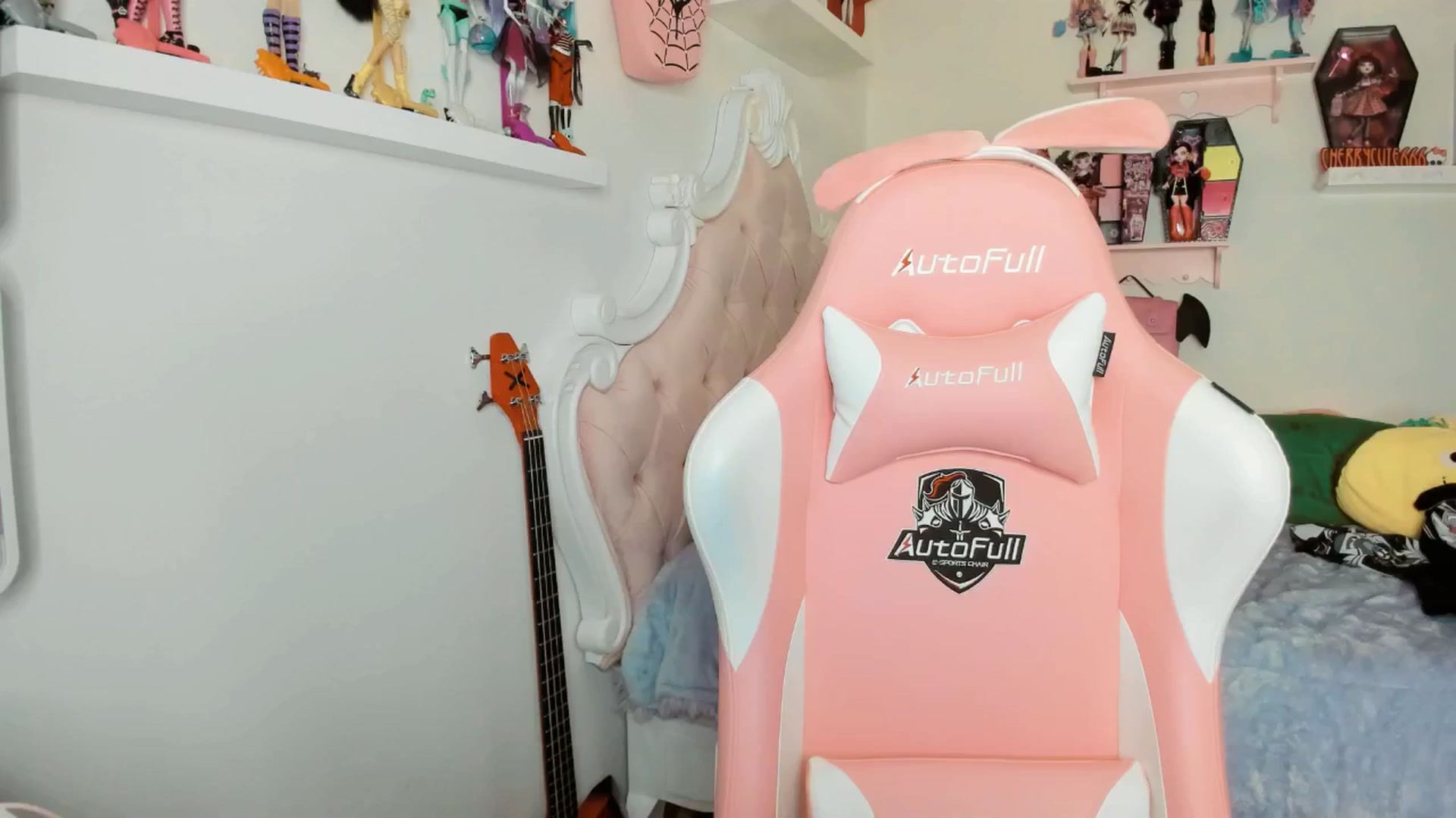 Gallery image thumbnail from Cherrycute666's myfreecams stream on, 01/24/2026, 07:11 image 6 of 20