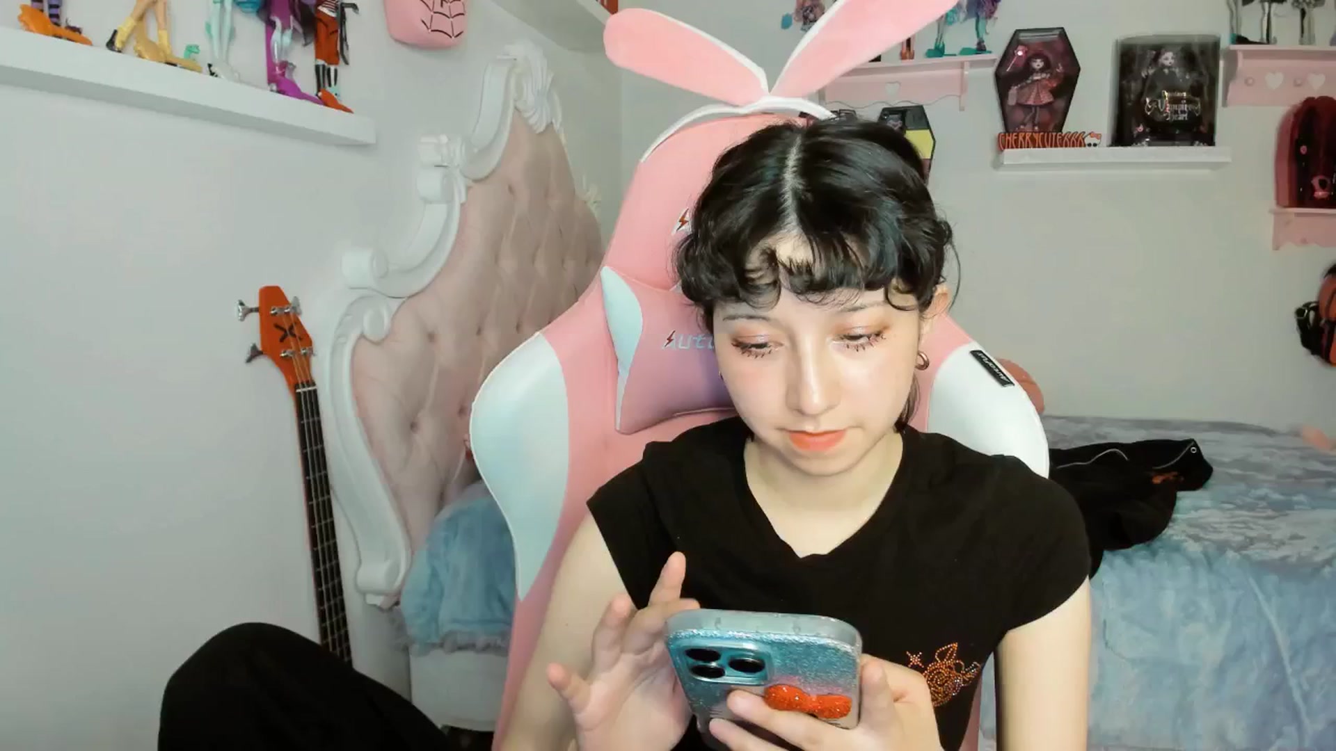 Gallery image thumbnail from Cherrycute666's myfreecams stream on, 01/25/2026, 04:07 image 11 of 20