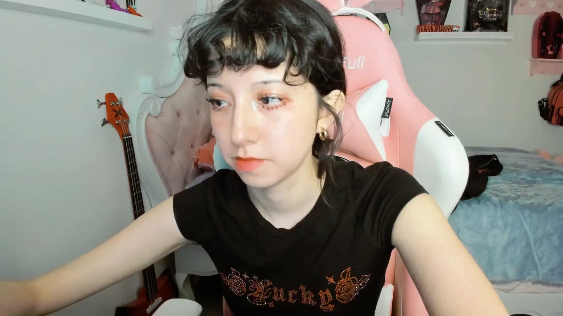 Gallery image thumbnail from Cherrycute666's myfreecams stream on, 01/25/2026, 04:07 image 7 of 20