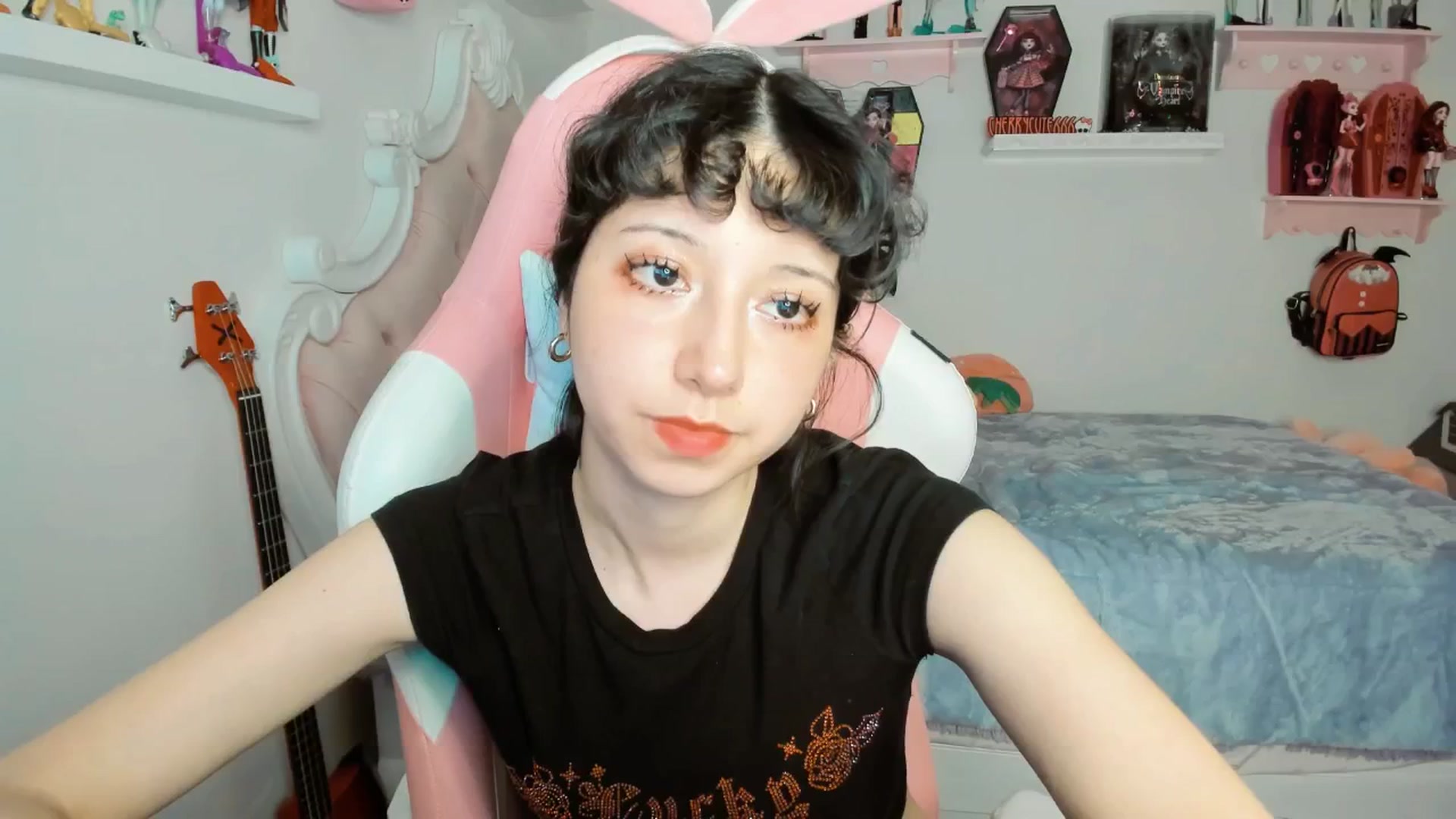Gallery image thumbnail from Cherrycute666's myfreecams stream on, 01/25/2026, 04:07 image 2 of 20