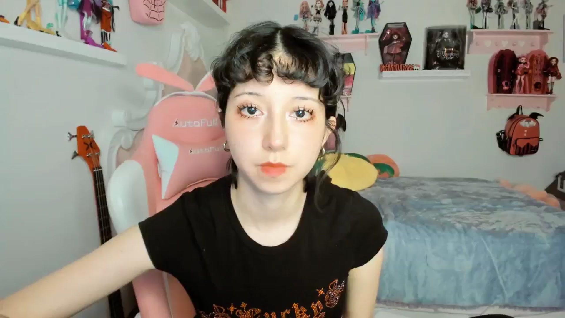 Gallery image thumbnail from Cherrycute666's myfreecams stream on, 01/25/2026, 04:07 image 3 of 20
