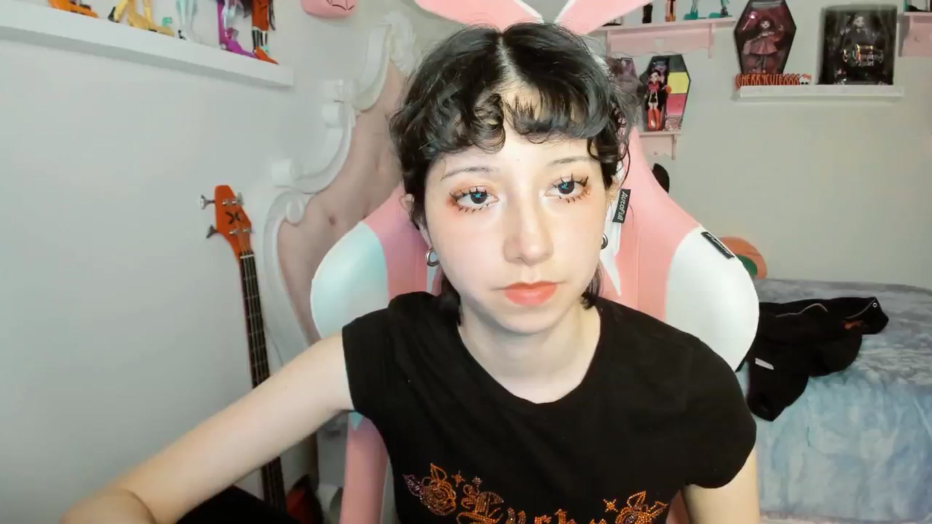 Gallery image thumbnail from Cherrycute666's myfreecams stream on, 01/25/2026, 04:07 image 14 of 20