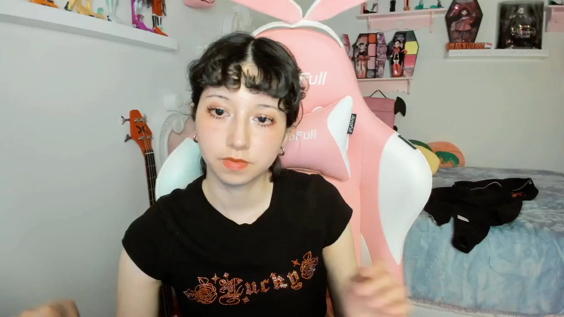 Gallery image thumbnail from Cherrycute666's myfreecams stream on, 01/25/2026, 04:07 image 13 of 20