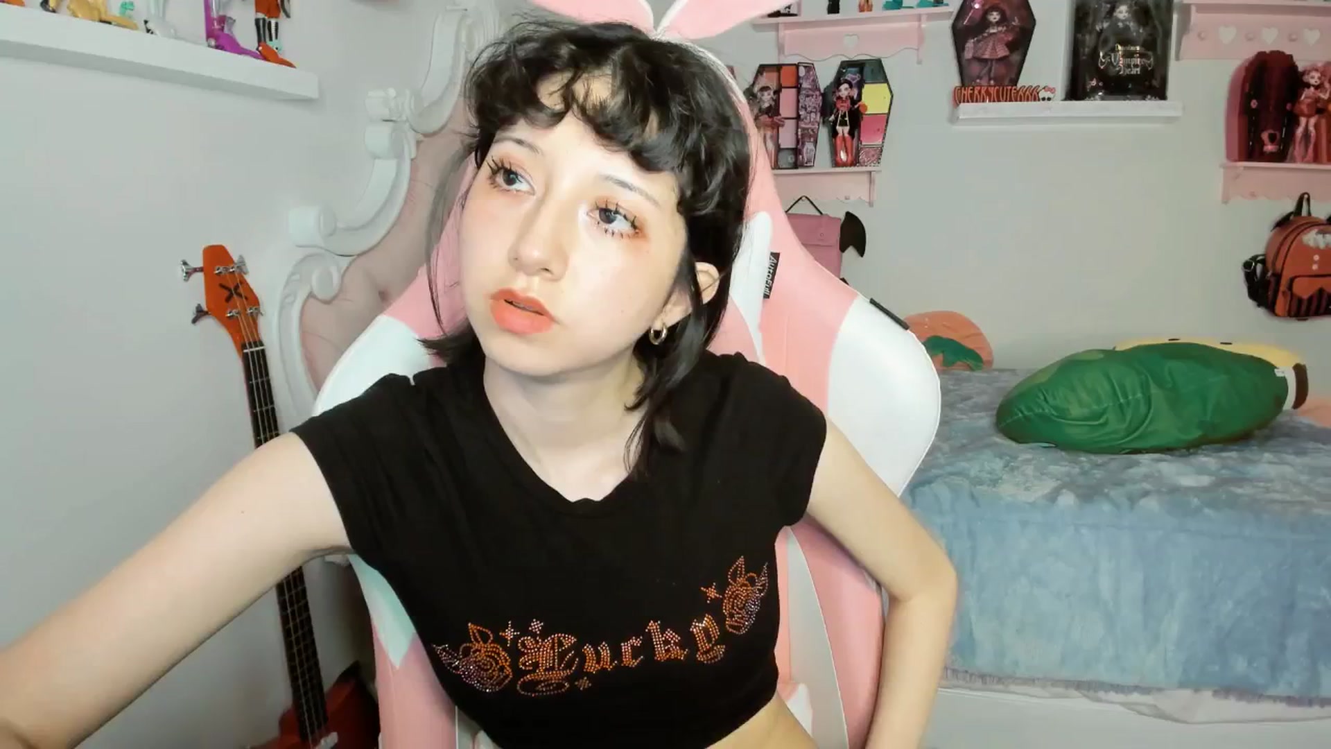 Gallery image thumbnail from Cherrycute666's myfreecams stream on, 01/25/2026, 09:07 image 11 of 20