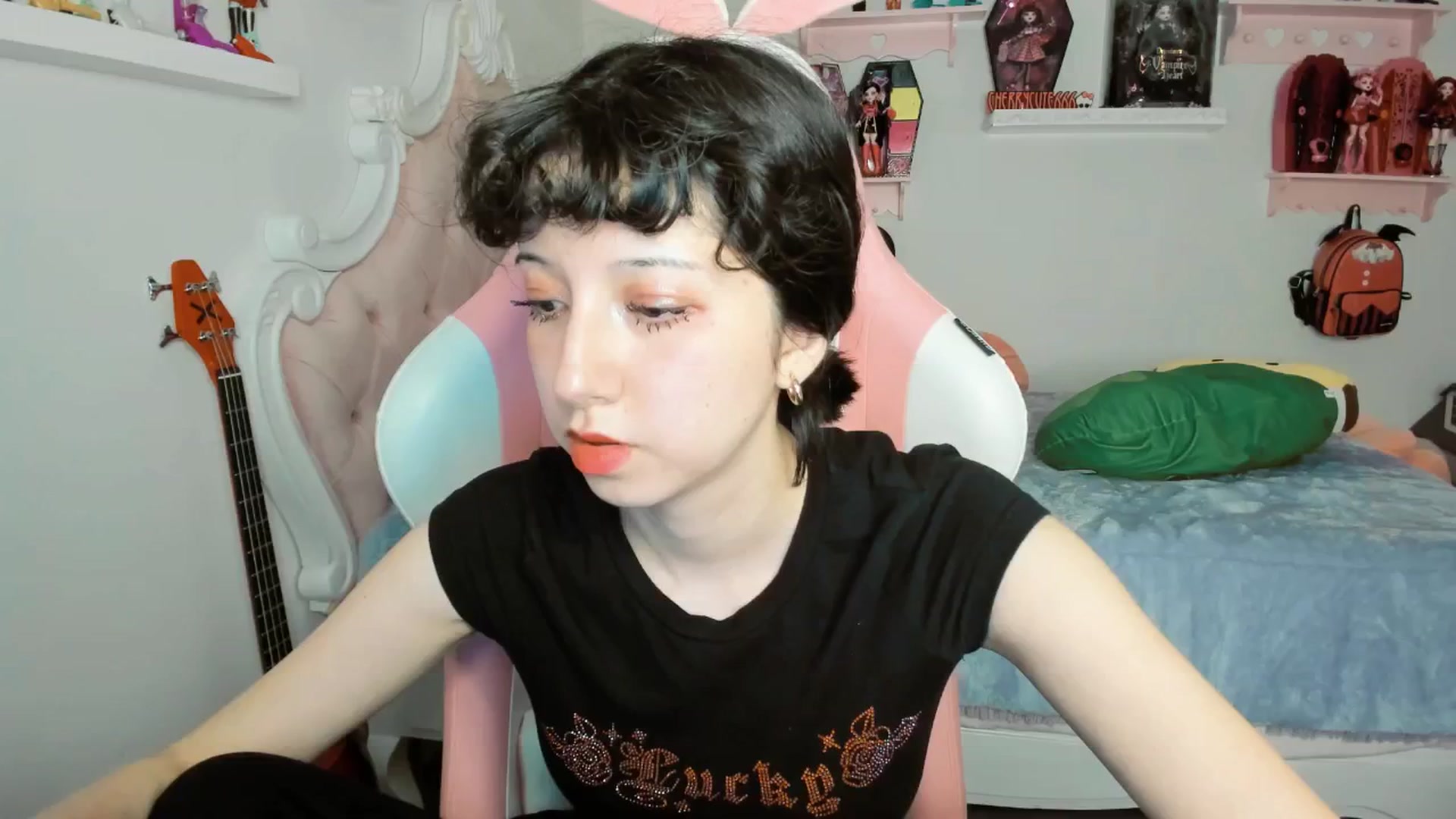Gallery image thumbnail from Cherrycute666's myfreecams stream on, 01/25/2026, 09:07 image 2 of 20