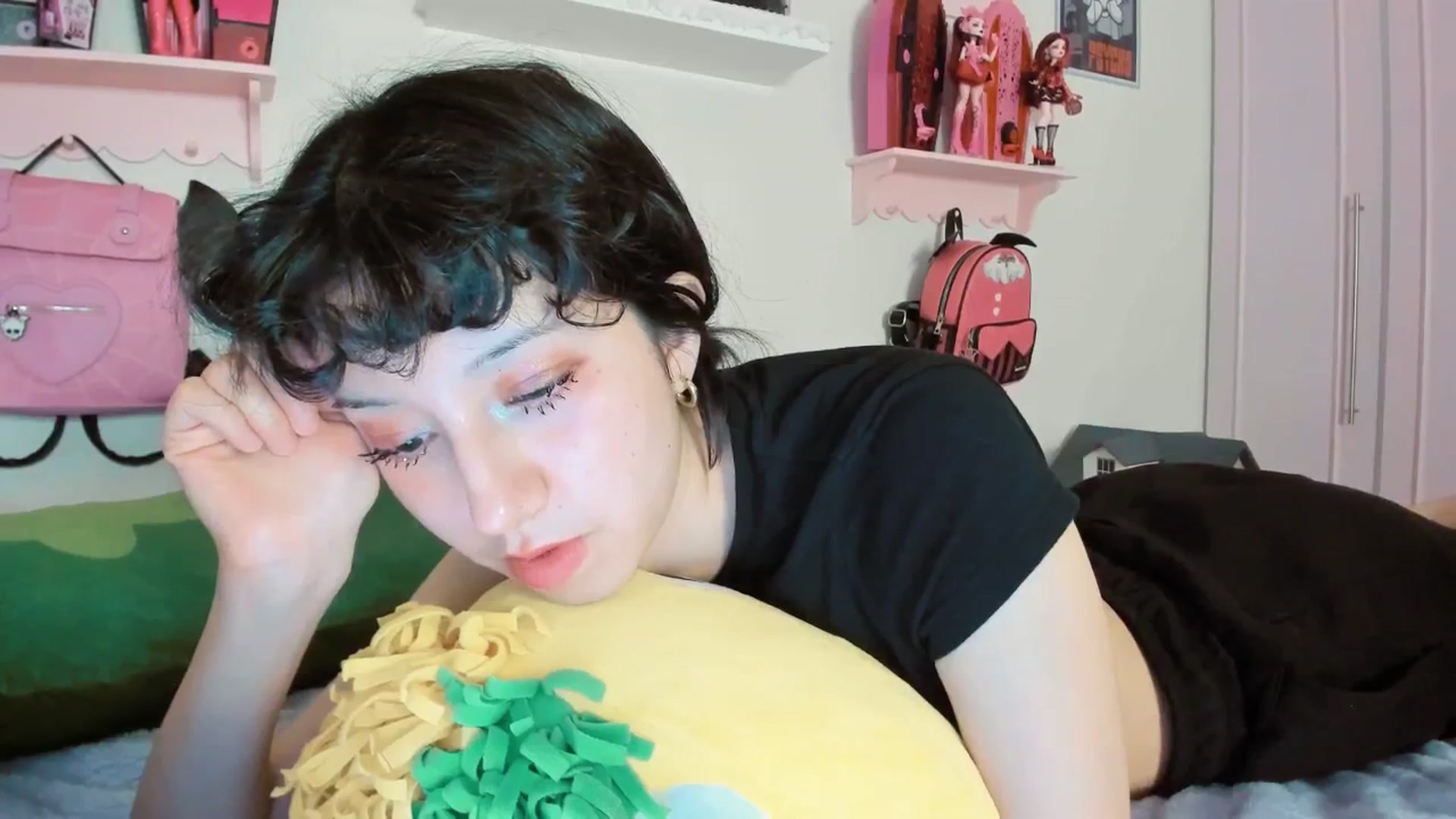 Gallery image thumbnail from Cherrycute666's myfreecams stream on, 01/25/2026, 09:07 image 15 of 20