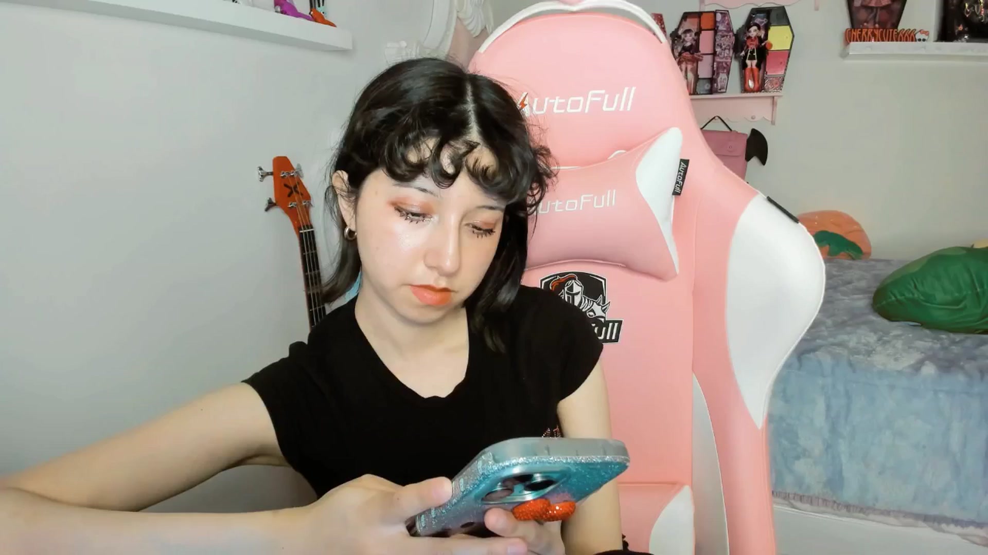 Gallery image thumbnail from Cherrycute666's myfreecams stream on, 01/25/2026, 09:07 image 10 of 20