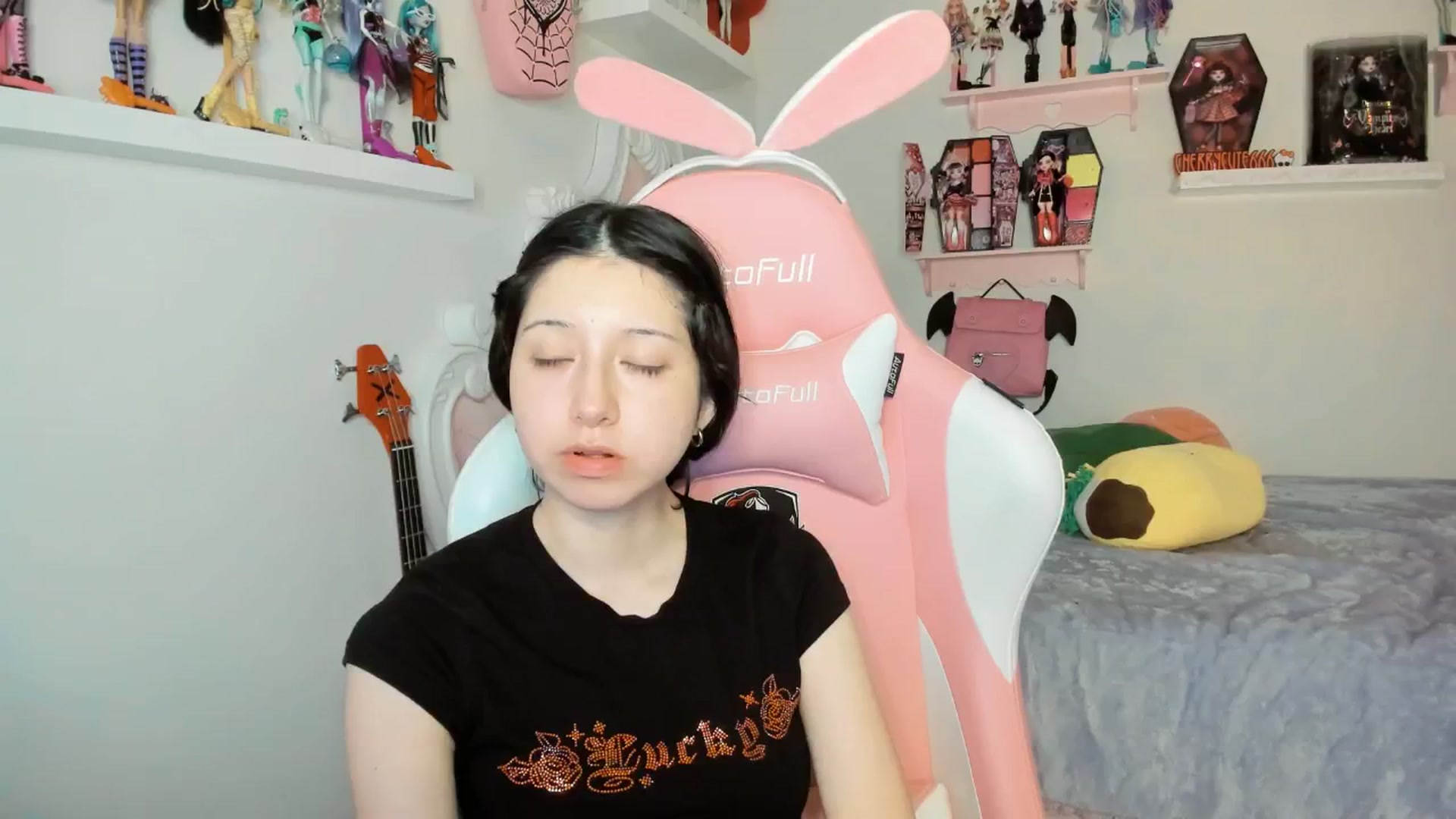Gallery image thumbnail from Cherrycute666's myfreecams stream on, 01/25/2026, 09:40 image 7 of 20