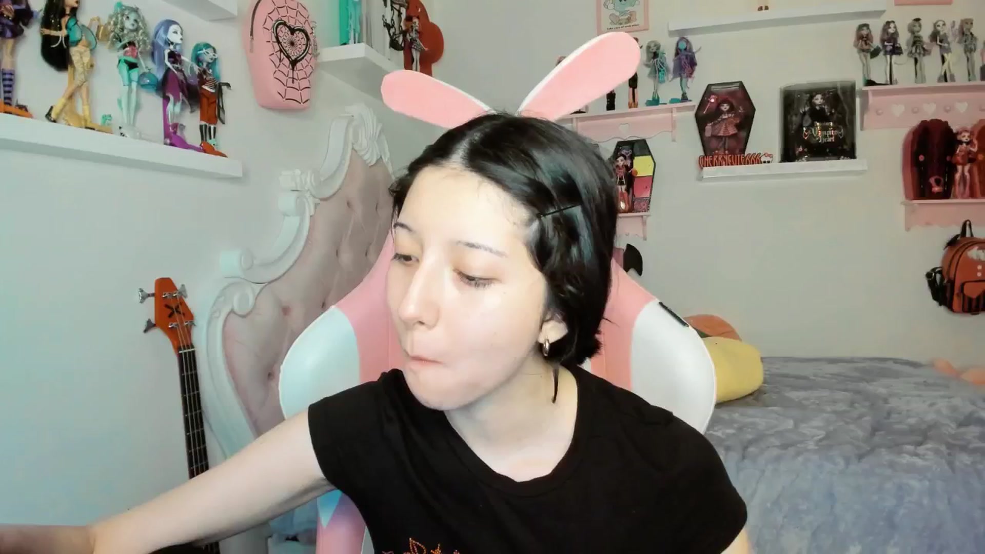 Gallery image thumbnail from Cherrycute666's myfreecams stream on, 01/25/2026, 09:40 image 3 of 20