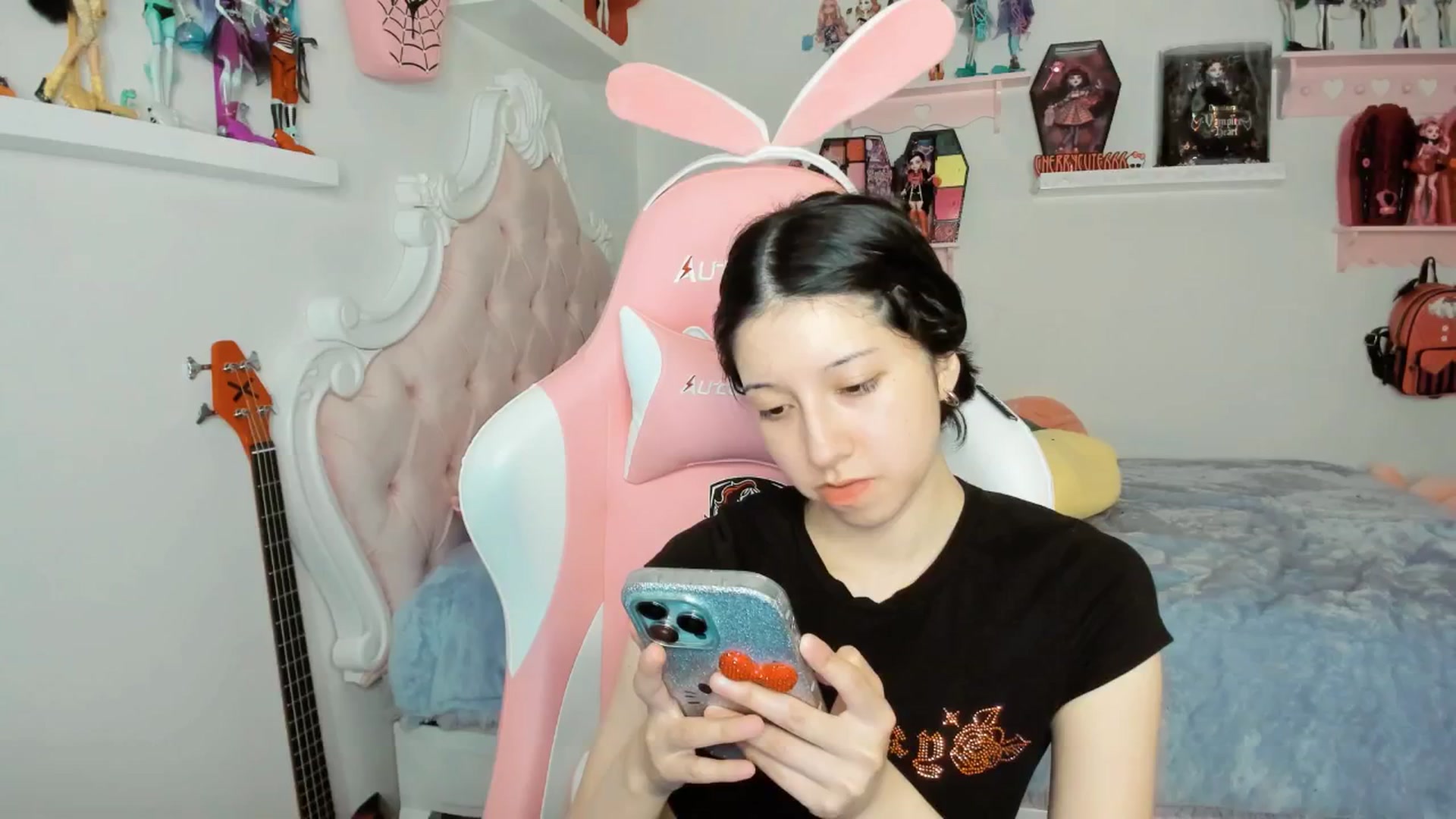 Gallery image thumbnail from Cherrycute666's myfreecams stream on, 01/25/2026, 09:40 image 16 of 20