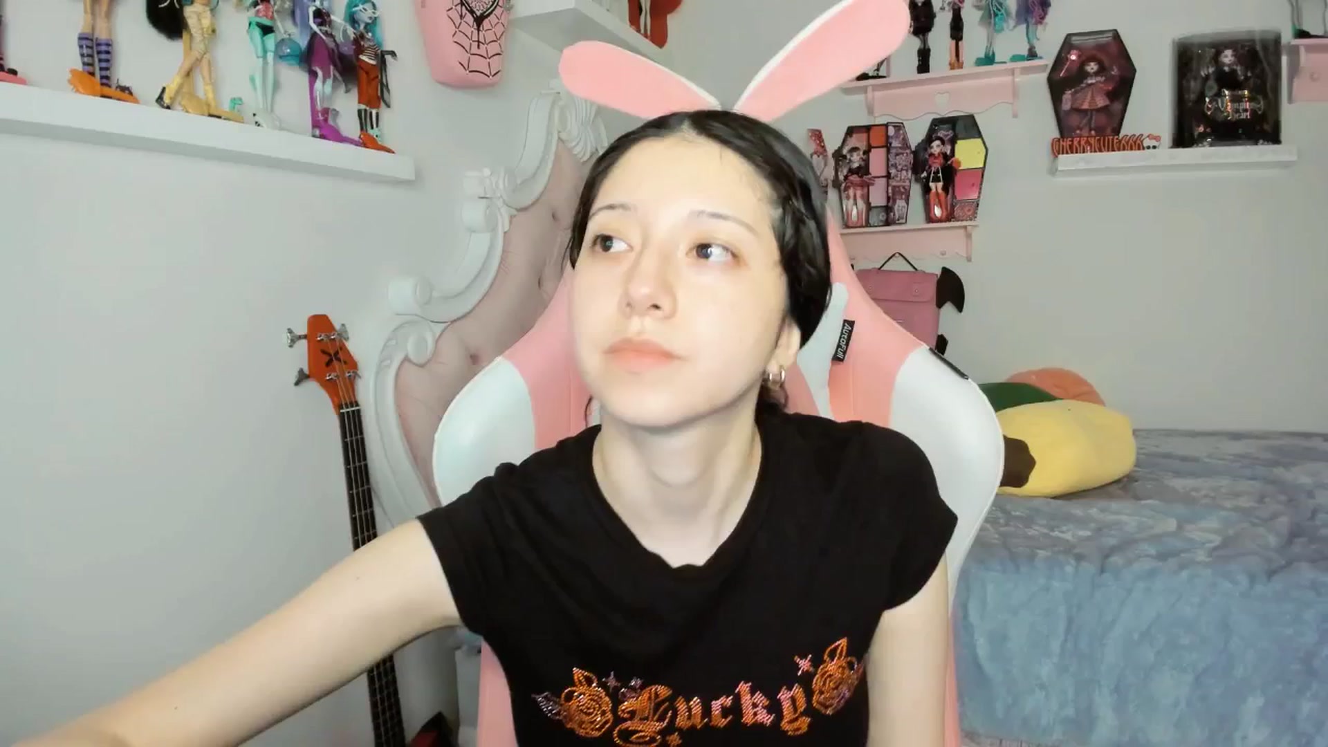 Gallery image thumbnail from Cherrycute666's myfreecams stream on, 01/25/2026, 09:40 image 14 of 20