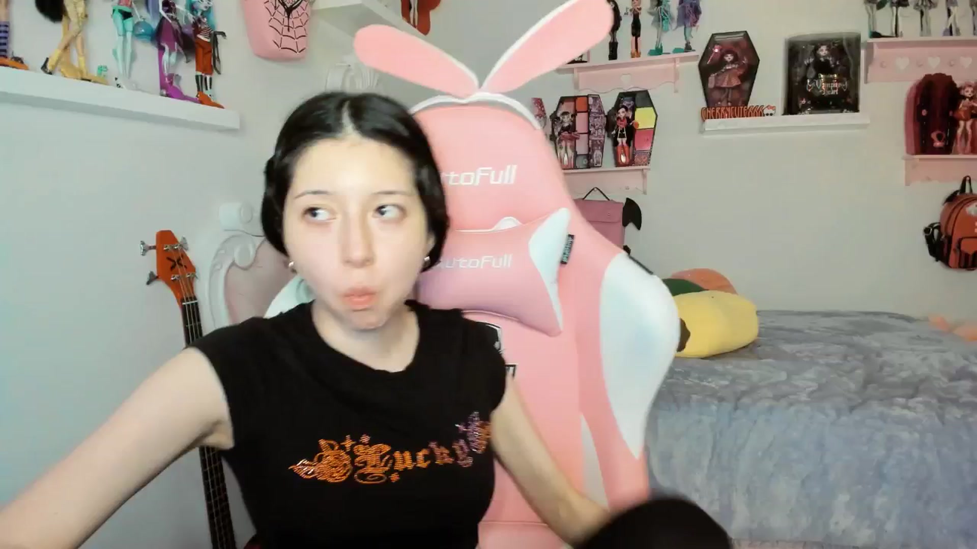 Gallery image thumbnail from Cherrycute666's myfreecams stream on, 01/25/2026, 09:40 image 5 of 20