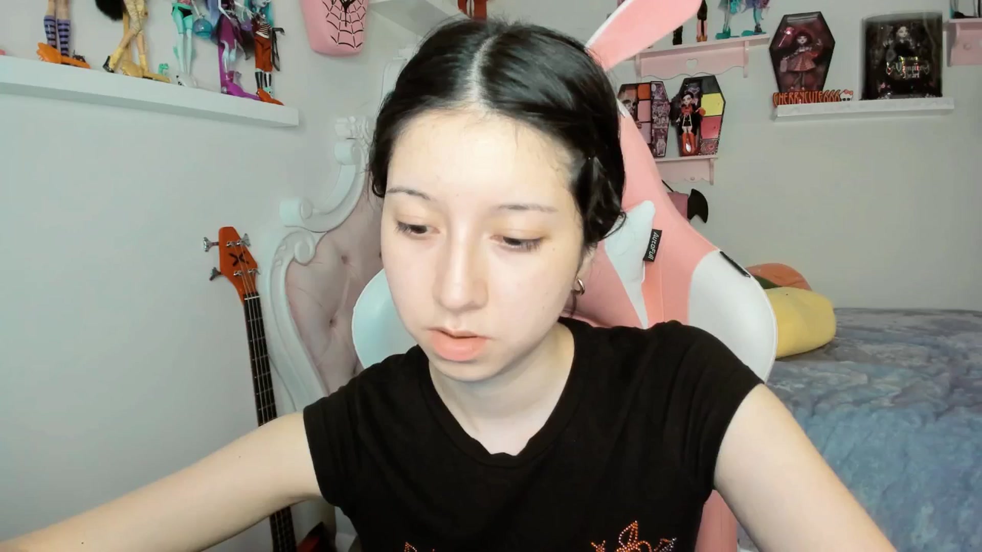 Gallery image thumbnail from Cherrycute666's myfreecams stream on, 01/25/2026, 09:40 image 18 of 20