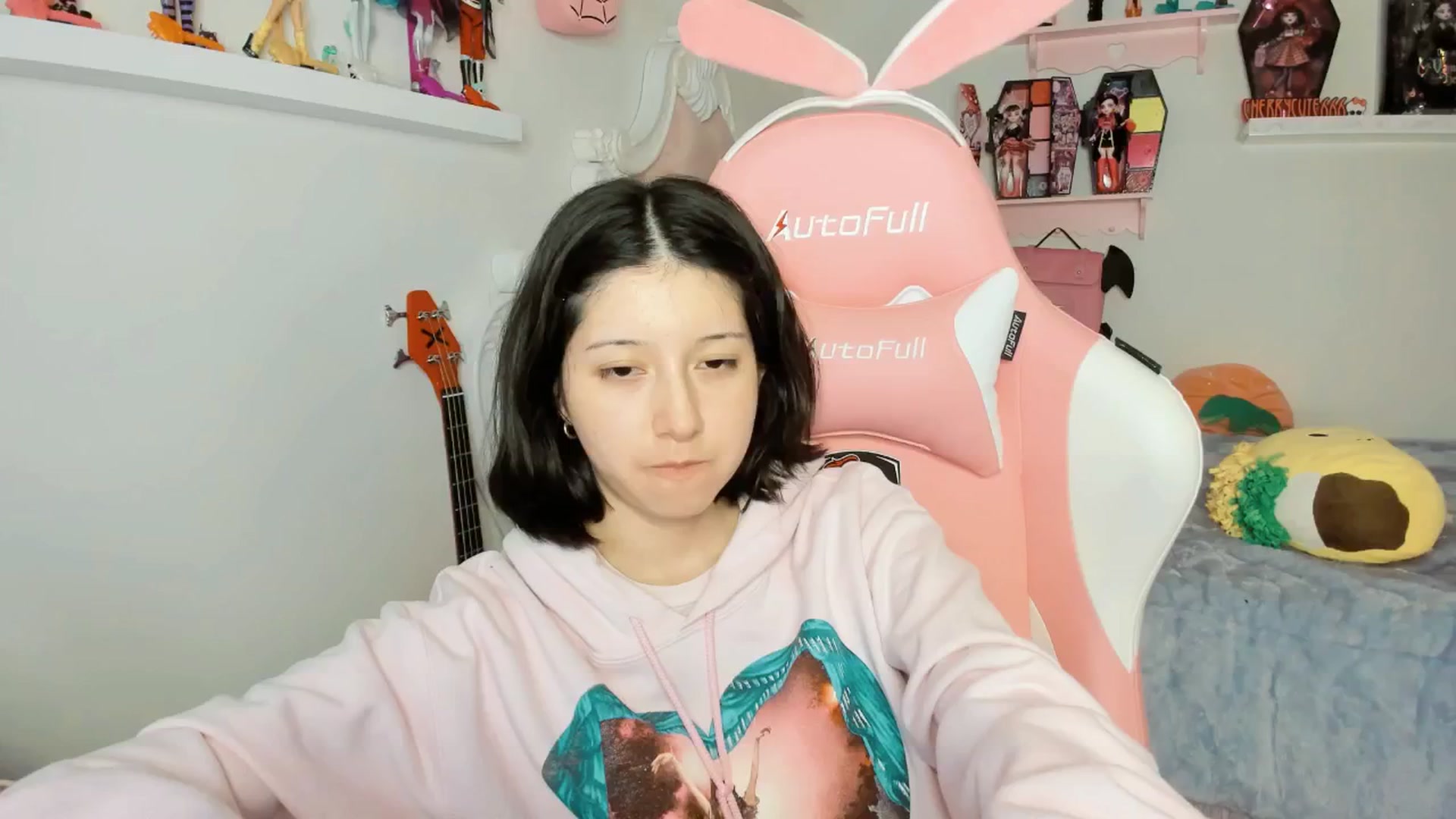 Gallery image thumbnail from Cherrycute666's myfreecams stream on, 01/26/2026, 04:18 image 13 of 20