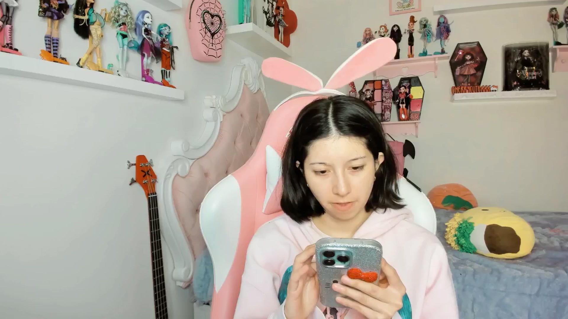 Gallery image thumbnail from Cherrycute666's myfreecams stream on, 01/26/2026, 04:18 image 4 of 20