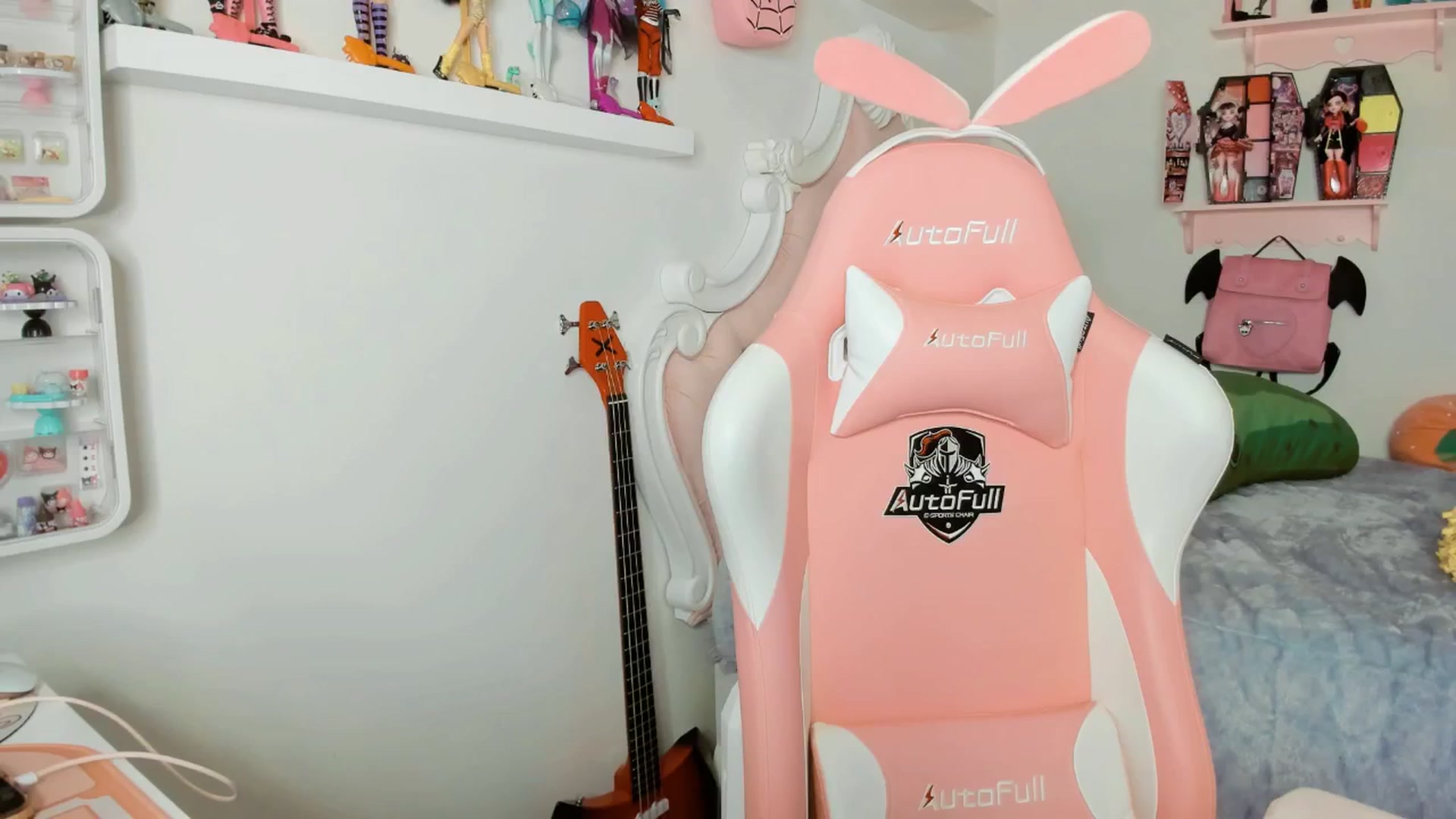 Gallery image thumbnail from Cherrycute666's myfreecams stream on, 01/26/2026, 04:18 image 10 of 20