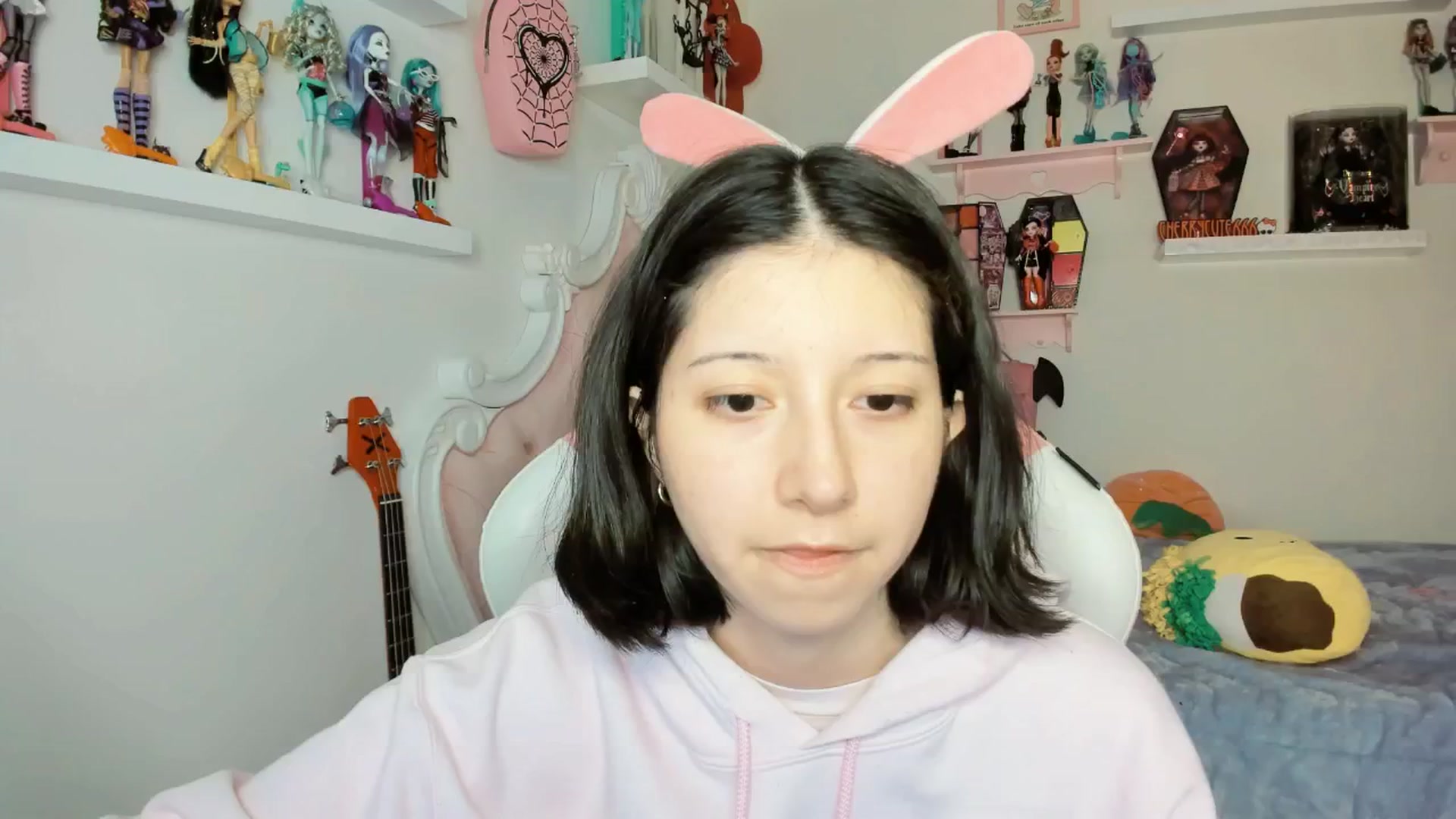 Gallery image thumbnail from Cherrycute666's myfreecams stream on, 01/26/2026, 04:18 image 5 of 20