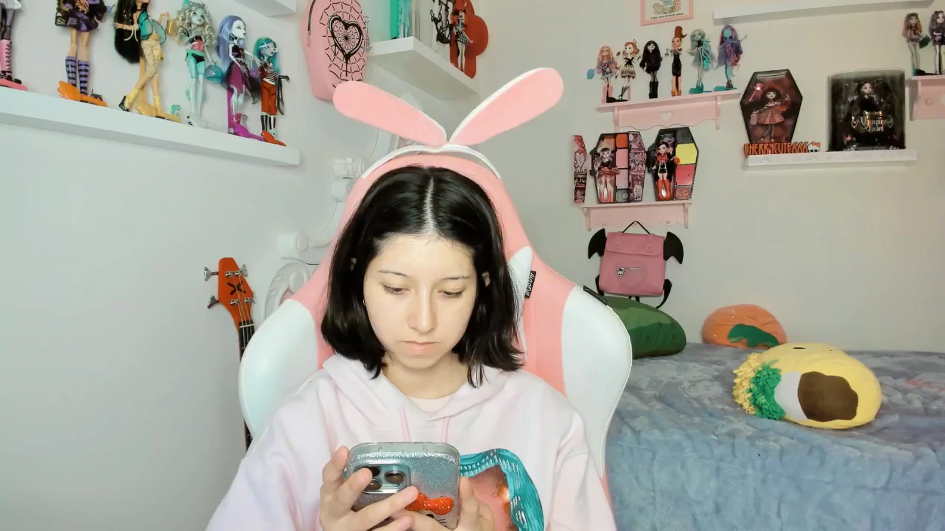 Gallery image thumbnail from Cherrycute666's myfreecams stream on, 01/26/2026, 04:18 image 2 of 20