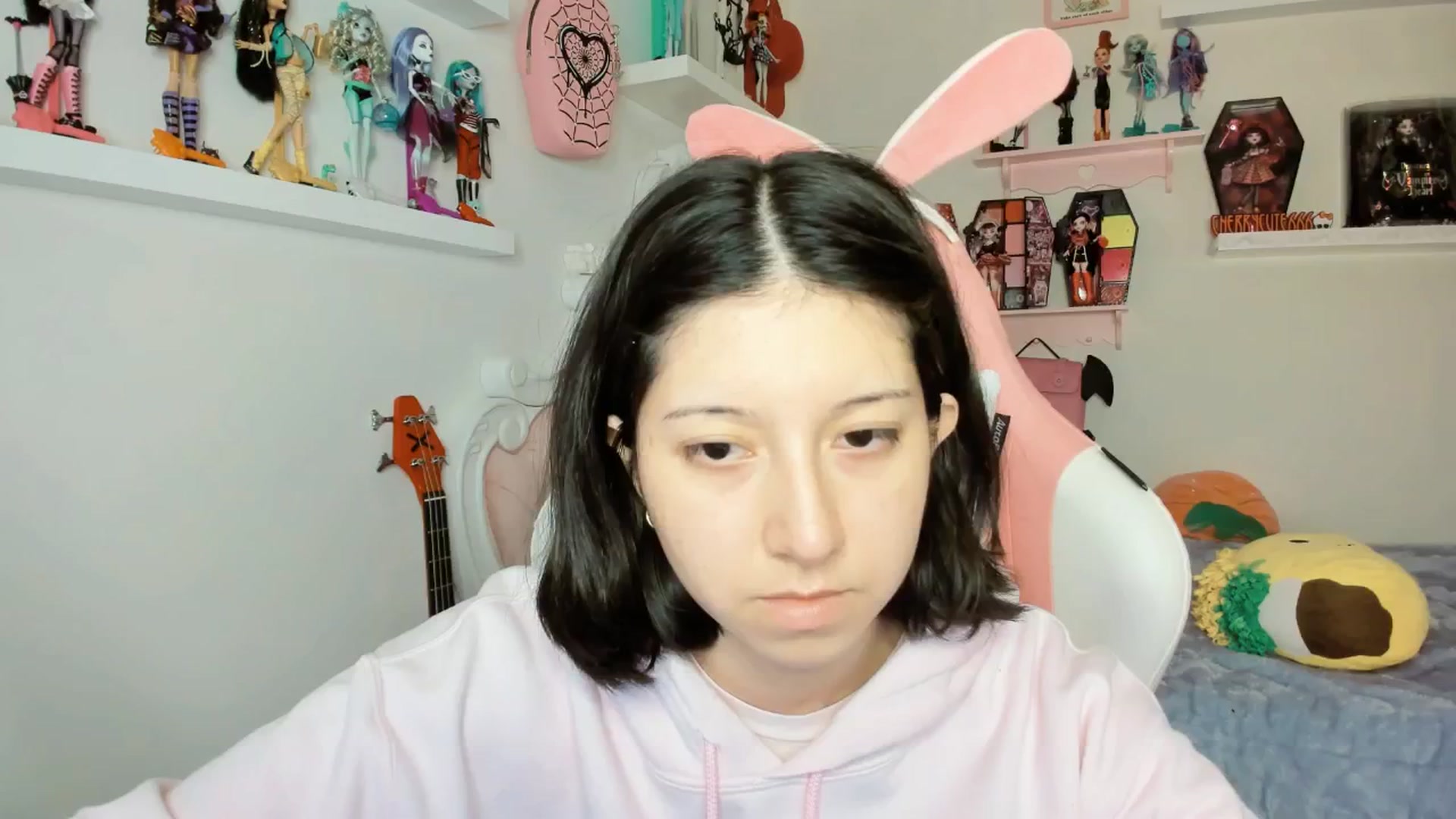 Gallery image thumbnail from Cherrycute666's myfreecams stream on, 01/26/2026, 04:18 image 6 of 20