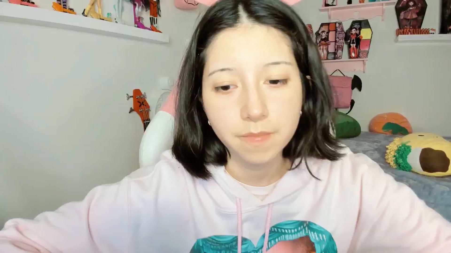 Gallery image thumbnail from Cherrycute666's myfreecams stream on, 01/26/2026, 04:18 image 18 of 20
