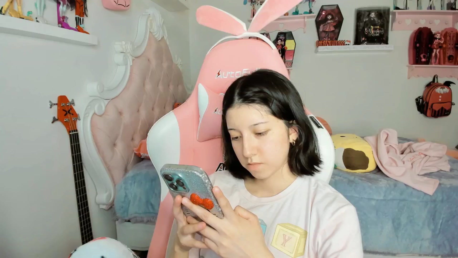 Gallery image thumbnail from Cherrycute666's myfreecams stream on, 01/26/2026, 06:21 image 18 of 20