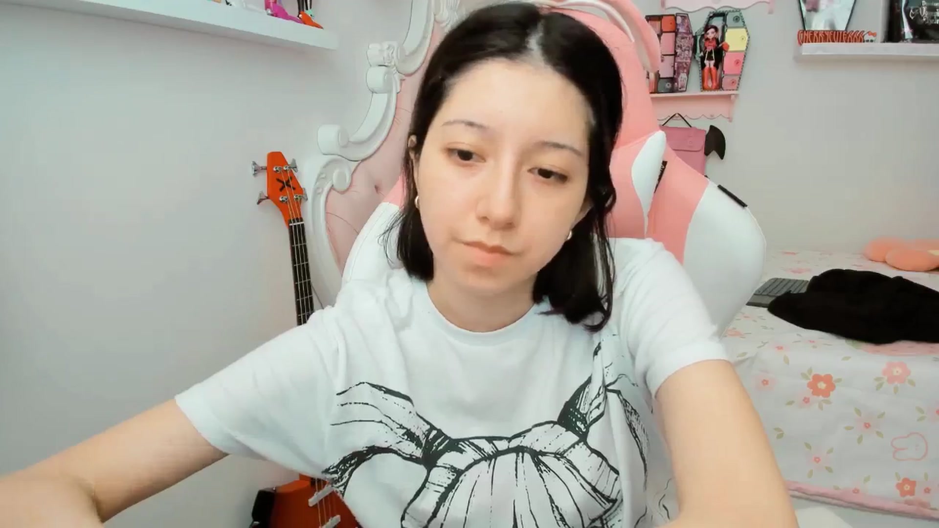 Gallery image thumbnail from Cherrycute666's myfreecams stream on, 01/27/2026, 22:05 image 19 of 20