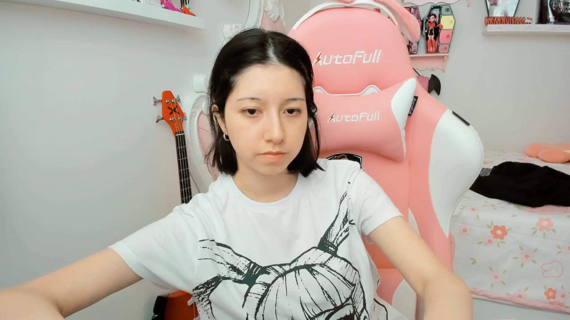 Gallery image thumbnail from Cherrycute666's myfreecams stream on, 01/27/2026, 22:05 image 11 of 20