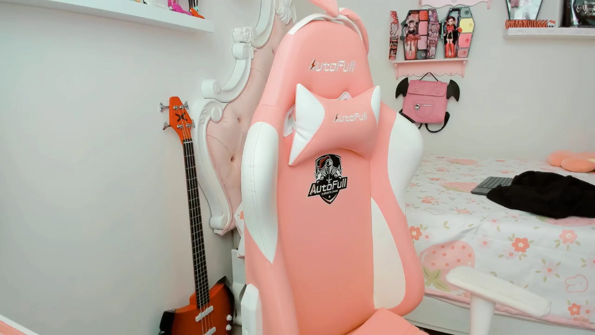 Gallery image thumbnail from Cherrycute666's myfreecams stream on, 01/27/2026, 22:05 image 16 of 20