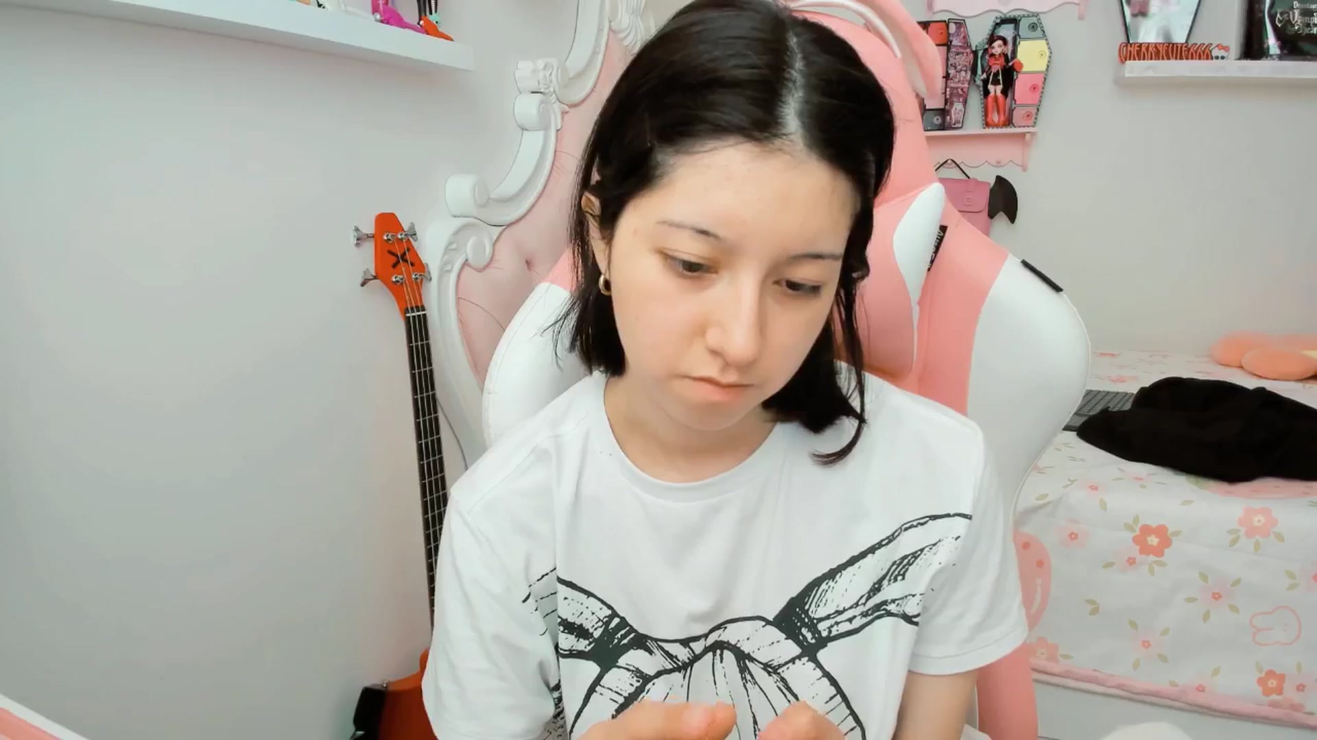 Gallery image thumbnail from Cherrycute666's myfreecams stream on, 01/27/2026, 22:05 image 20 of 20