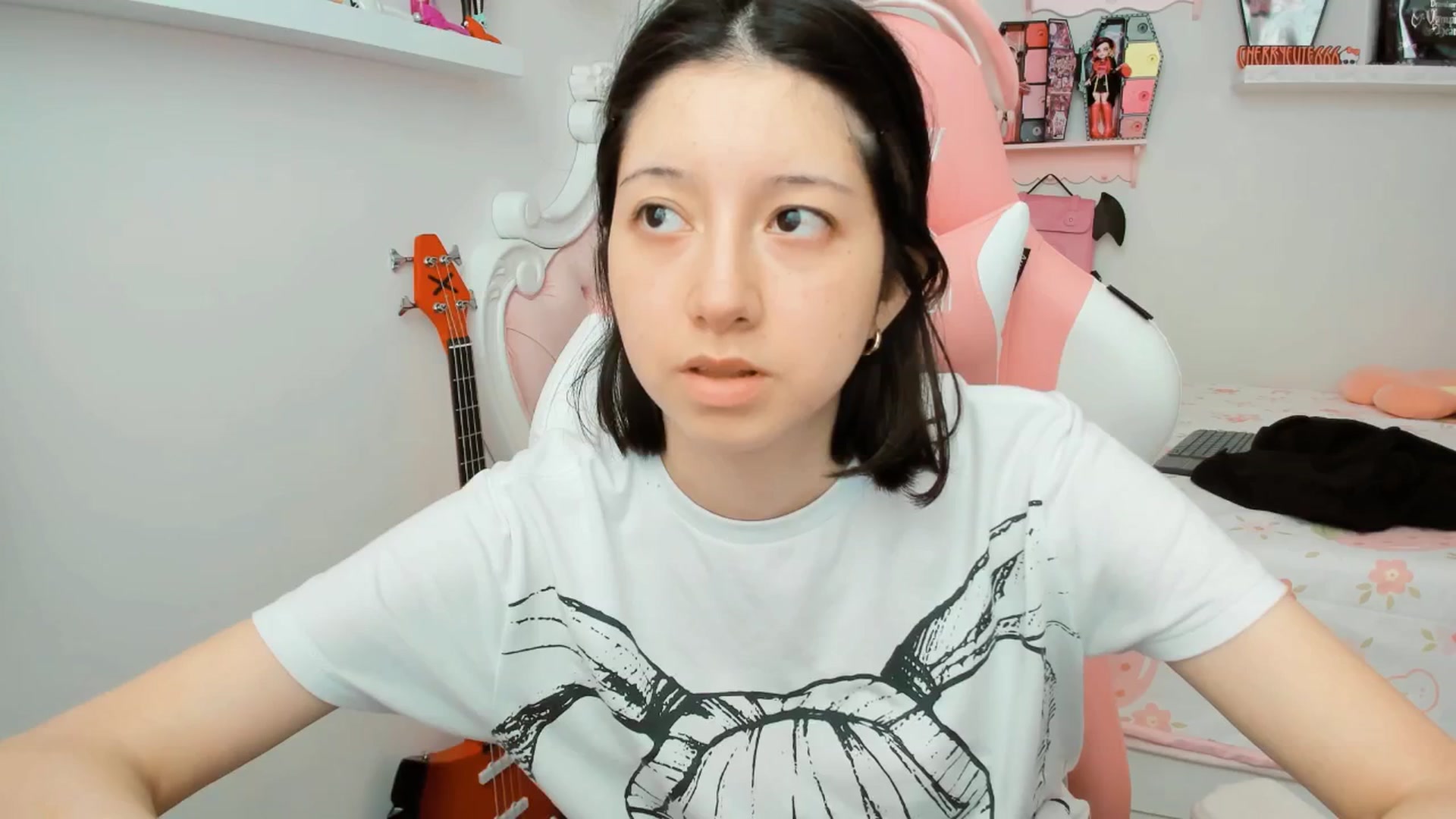 Gallery image thumbnail from Cherrycute666's myfreecams stream on, 01/27/2026, 22:05 image 18 of 20