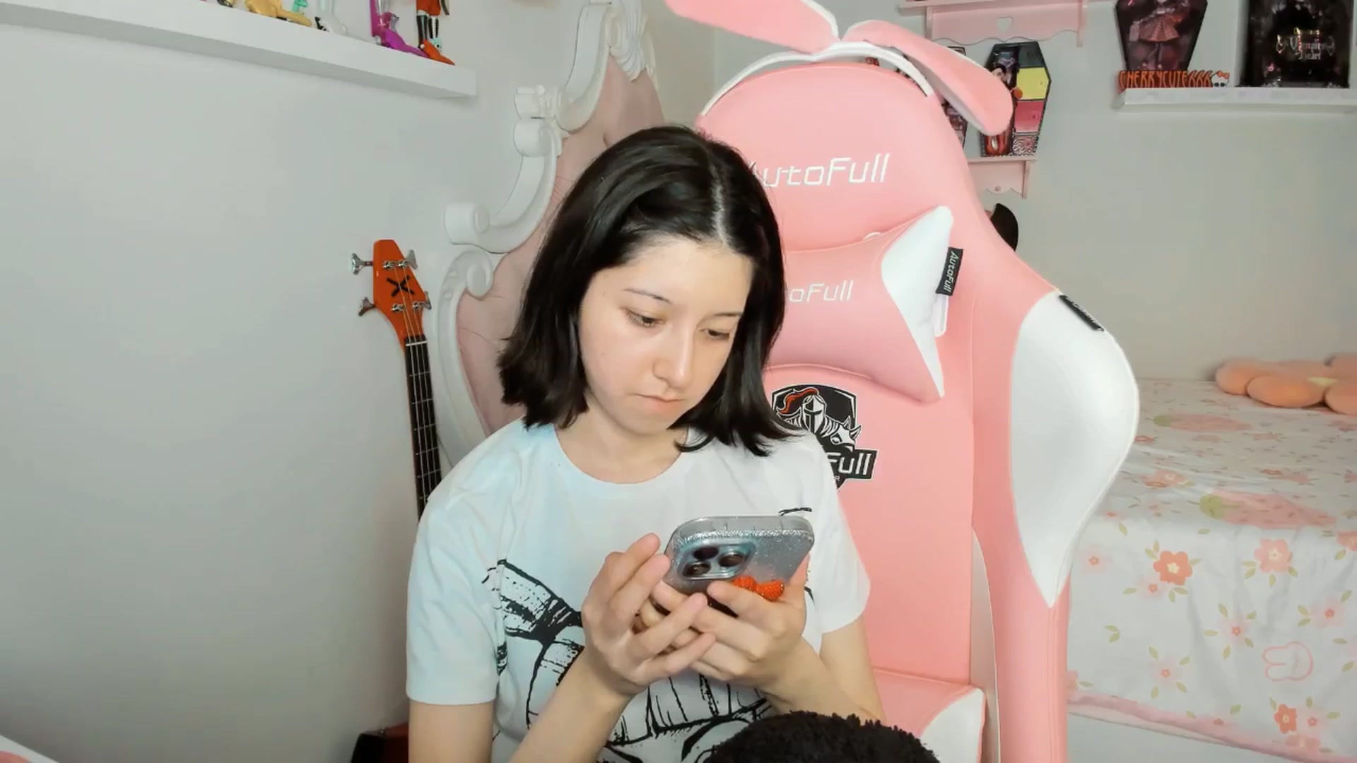 Gallery image thumbnail from Cherrycute666's myfreecams stream on, 01/28/2026, 02:15 image 10 of 20