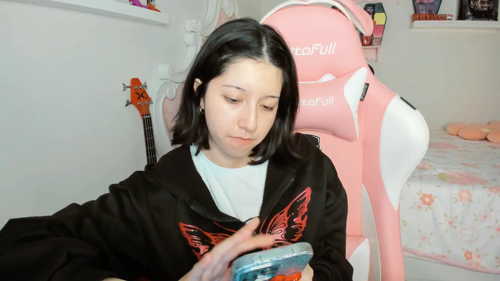 Gallery image thumbnail from Cherrycute666's myfreecams stream on, 01/28/2026, 02:15 image 1 of 20