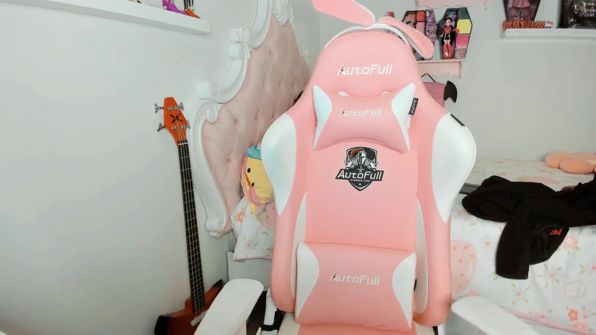 Gallery image thumbnail from Cherrycute666's myfreecams stream on, 01/28/2026, 02:15 image 19 of 20