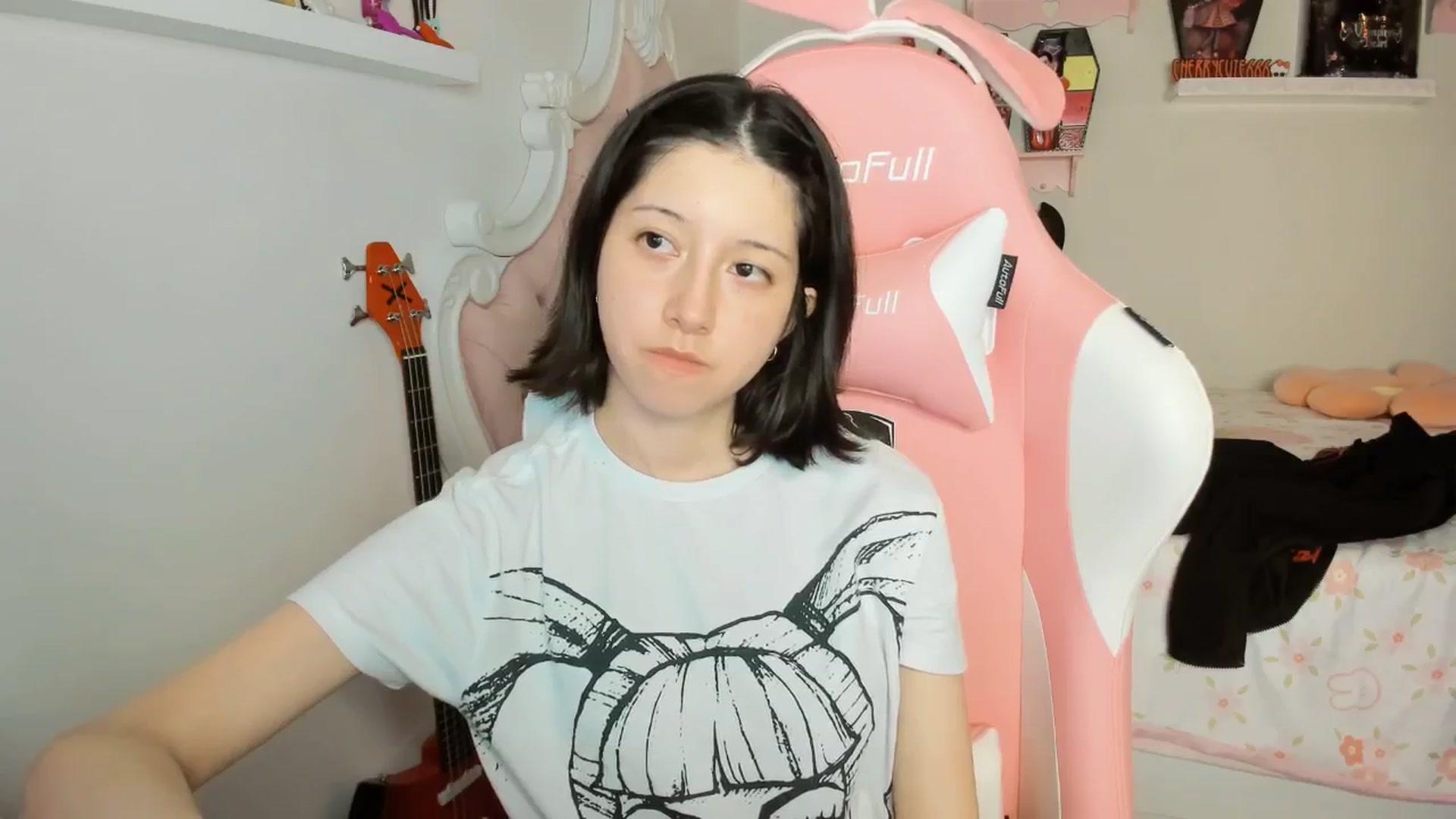 Gallery image thumbnail from Cherrycute666's myfreecams stream on, 01/28/2026, 02:15 image 12 of 20