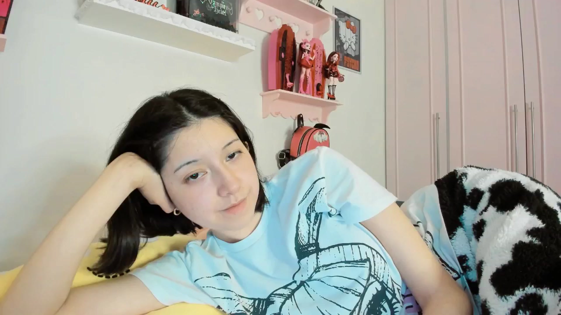 Gallery image thumbnail from Cherrycute666's myfreecams stream on, 01/28/2026, 06:45 image 3 of 20