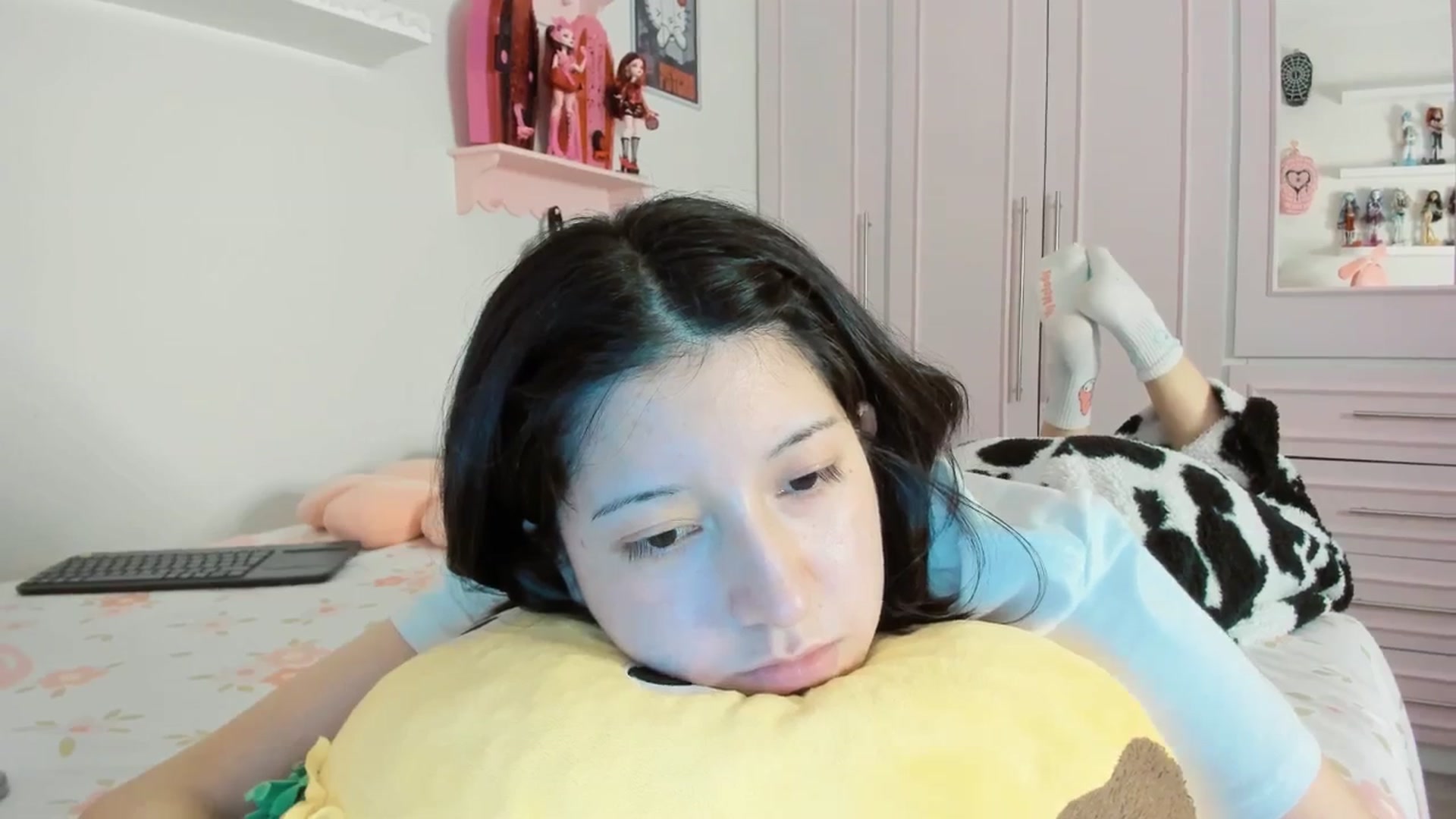 Gallery image thumbnail from Cherrycute666's myfreecams stream on, 01/28/2026, 06:45 image 16 of 20