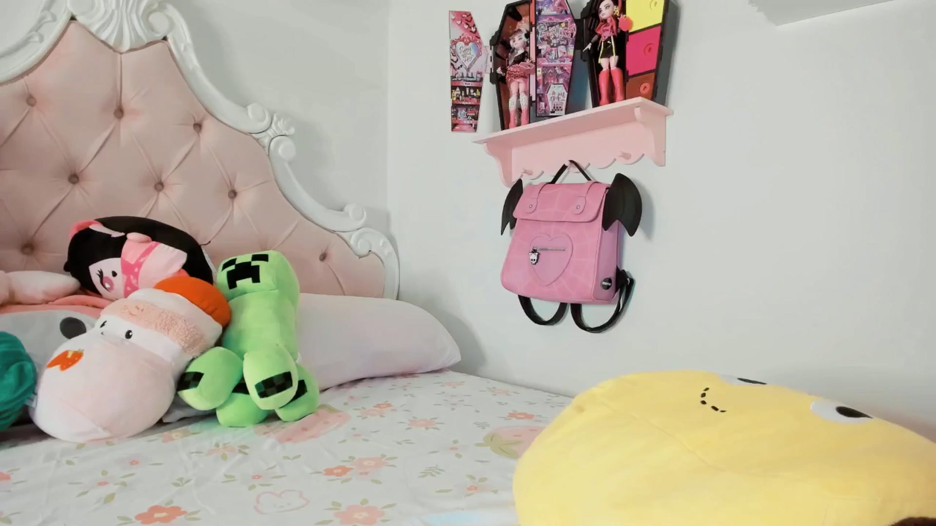 Gallery image thumbnail from Cherrycute666's myfreecams stream on, 01/28/2026, 06:45 image 2 of 20