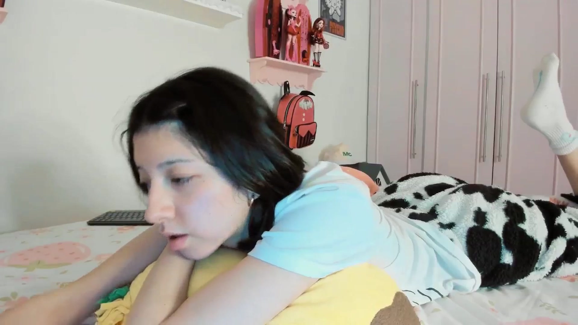 Gallery image thumbnail from Cherrycute666's myfreecams stream on, 01/28/2026, 06:45 image 11 of 20