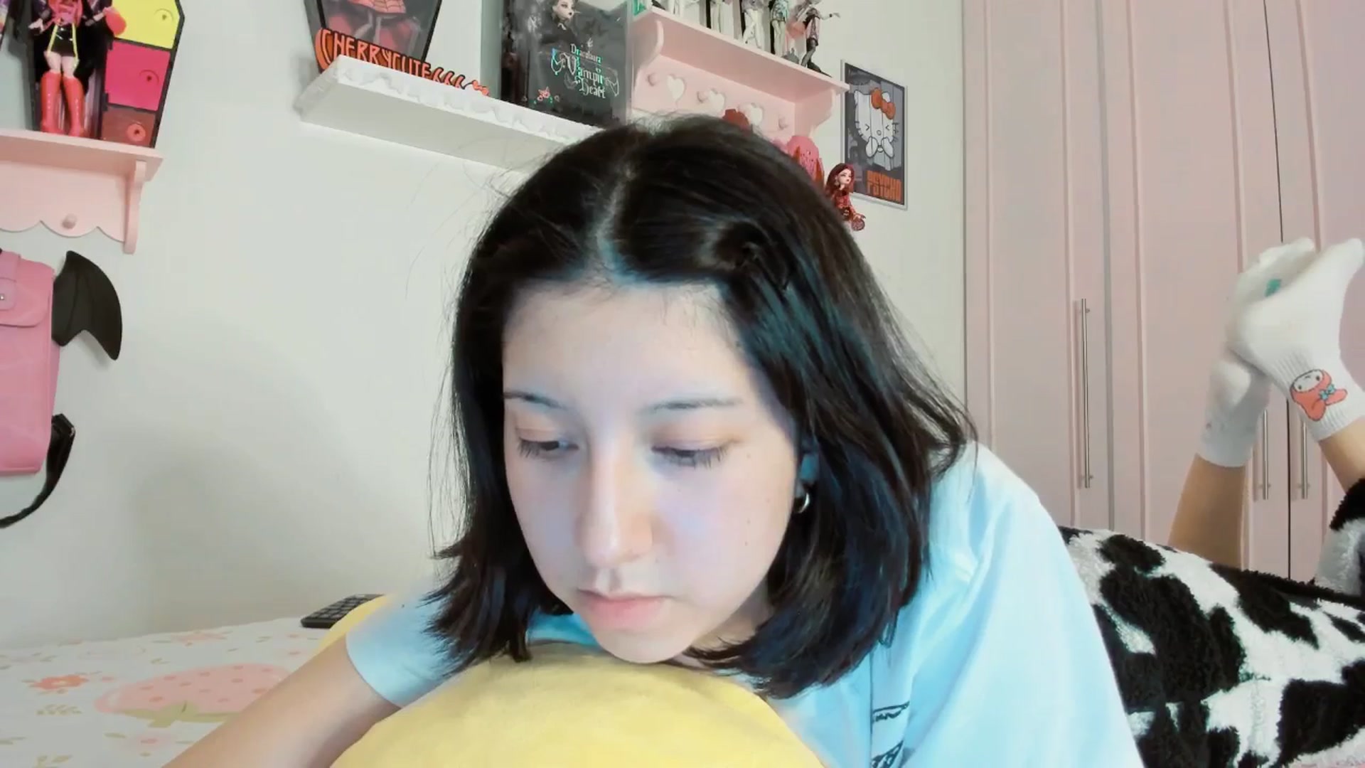Gallery image thumbnail from Cherrycute666's myfreecams stream on, 01/28/2026, 06:45 image 9 of 20