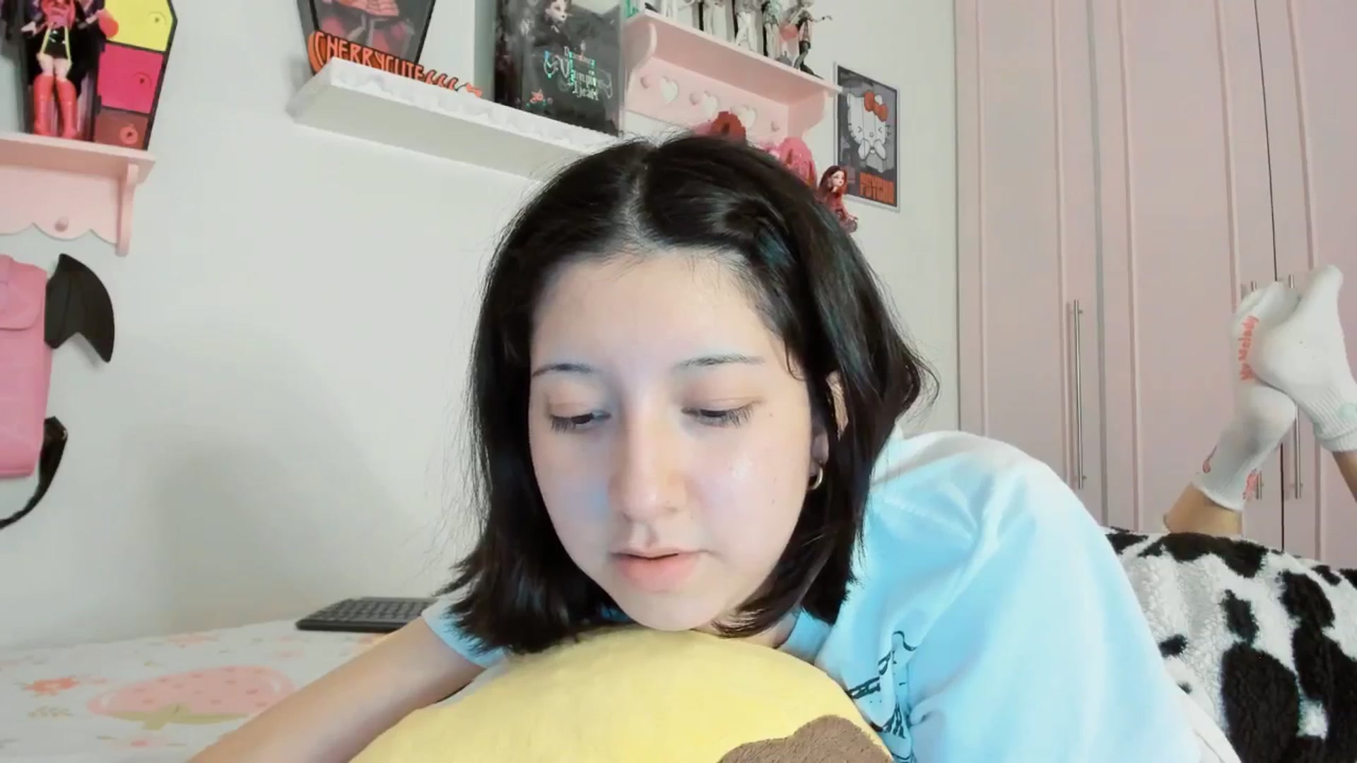 Gallery image thumbnail from Cherrycute666's myfreecams stream on, 01/28/2026, 06:45 image 10 of 20