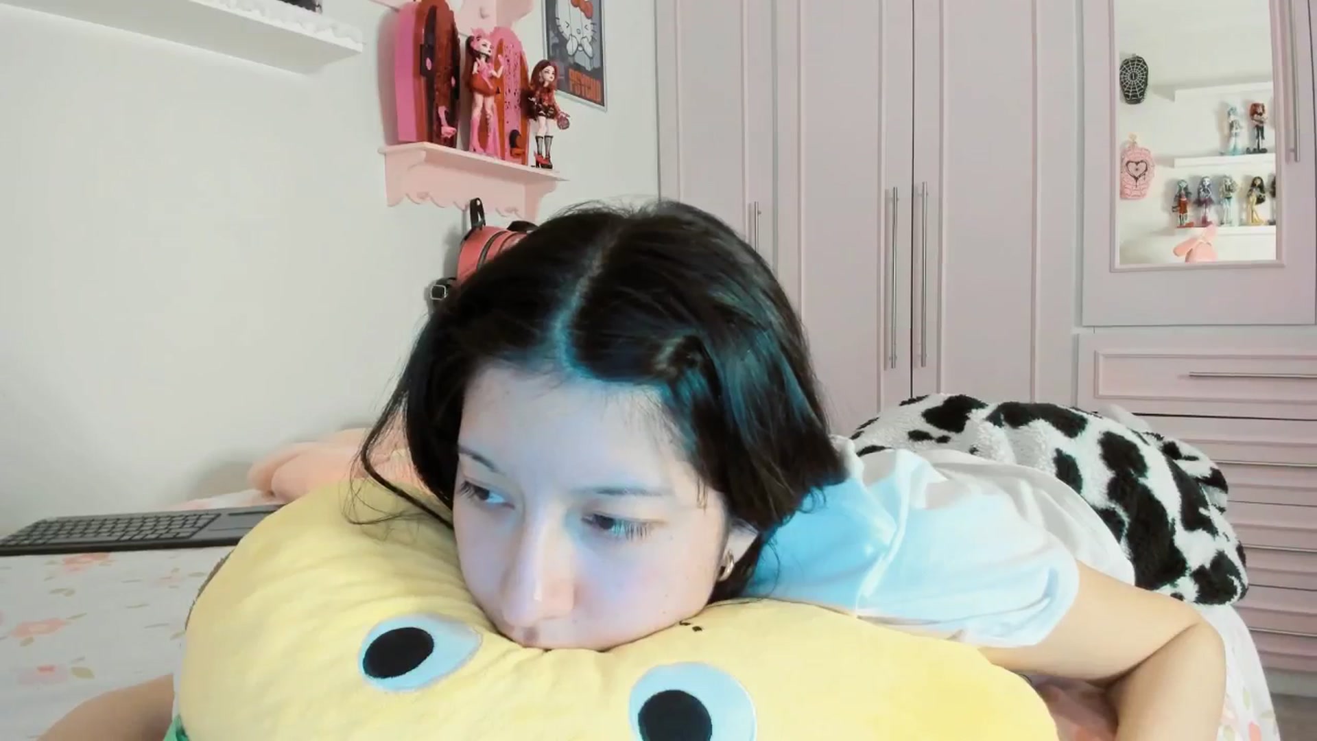Gallery image thumbnail from Cherrycute666's myfreecams stream on, 01/28/2026, 06:45 image 18 of 20
